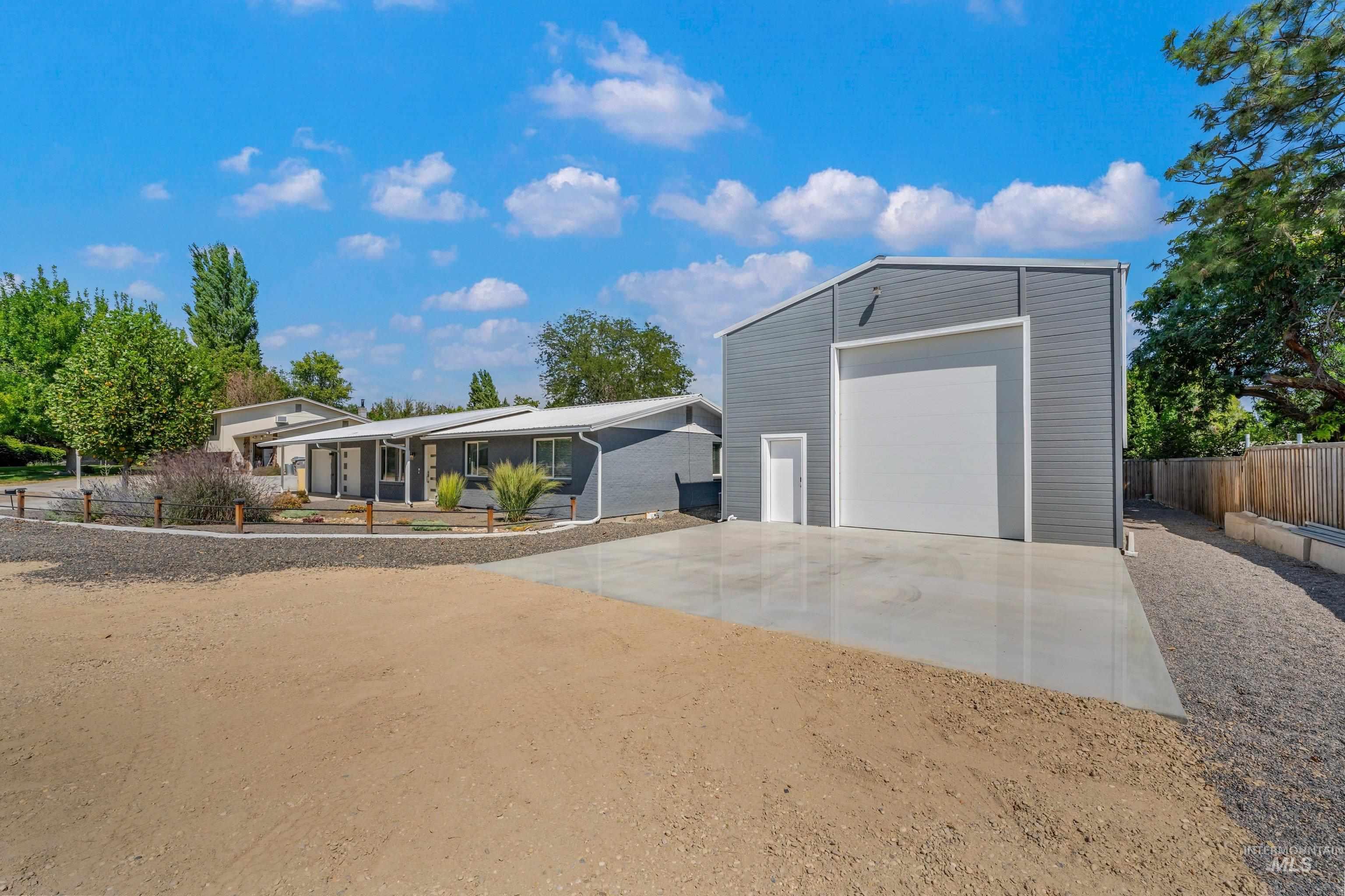 2216 Cari Cir Property Photo 41