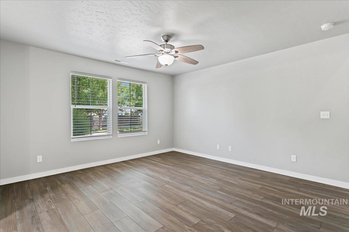 2483 E Goldstone St Property Photo 6