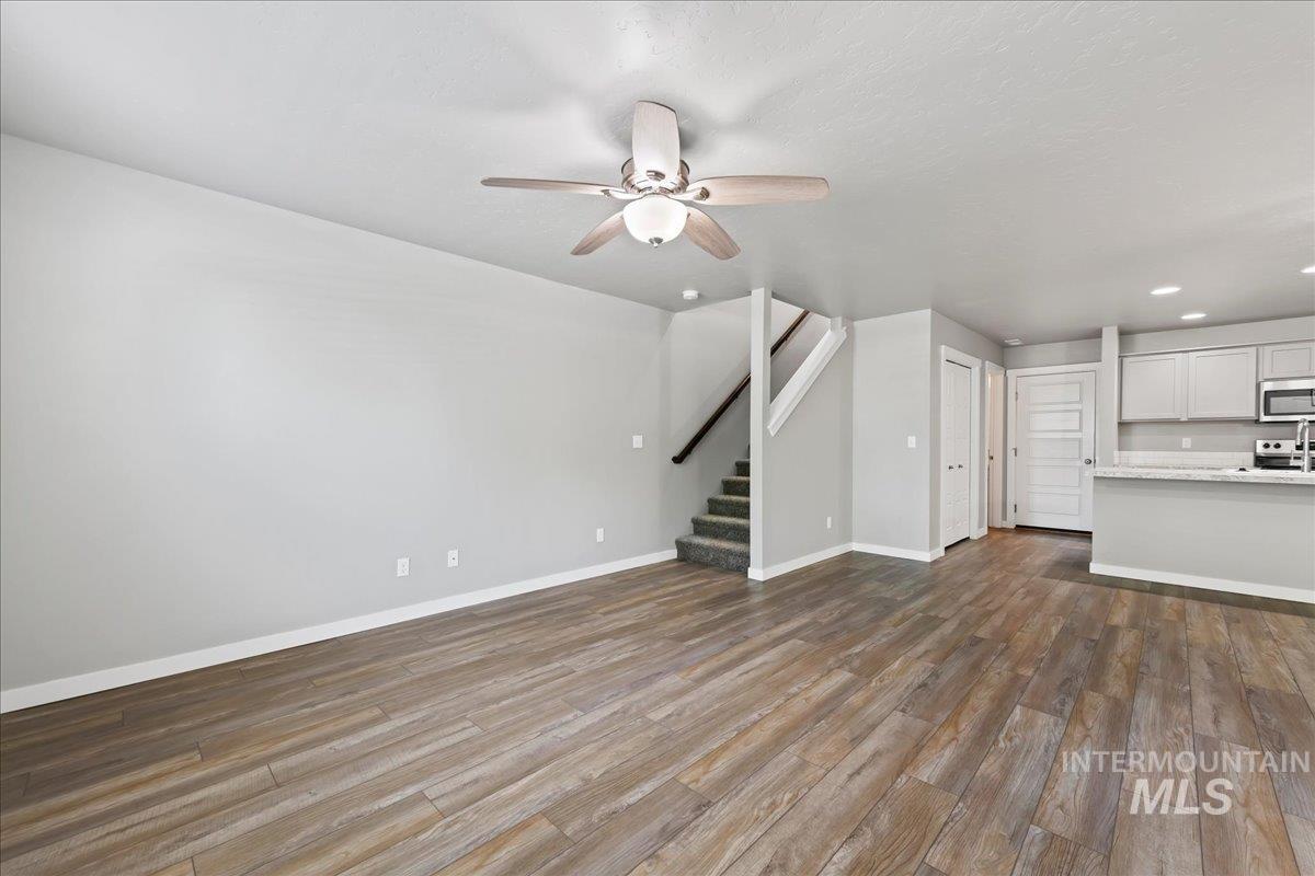 2483 E Goldstone St Property Photo 7