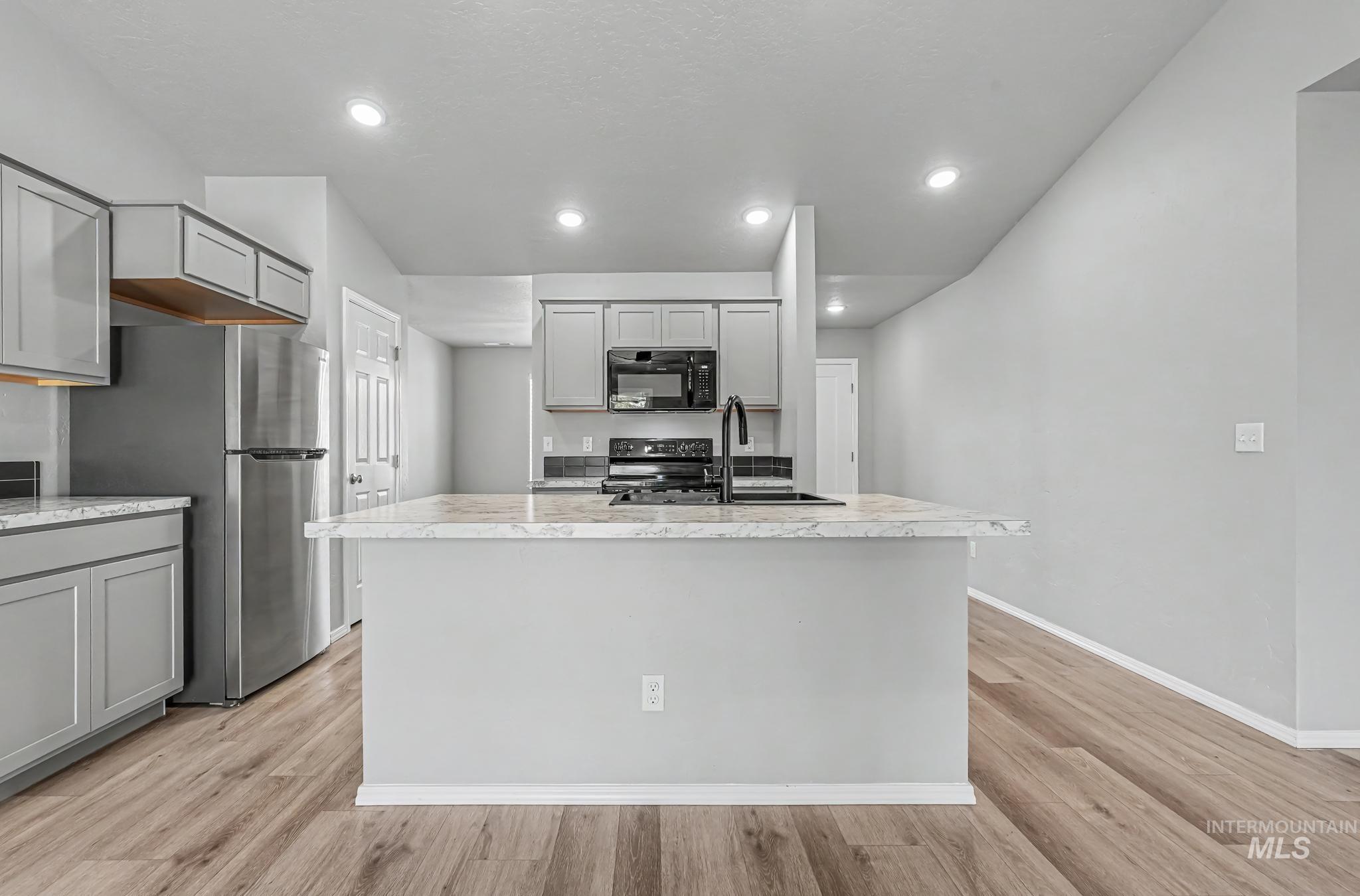 2233 W Trout Lily St Property Photo 10
