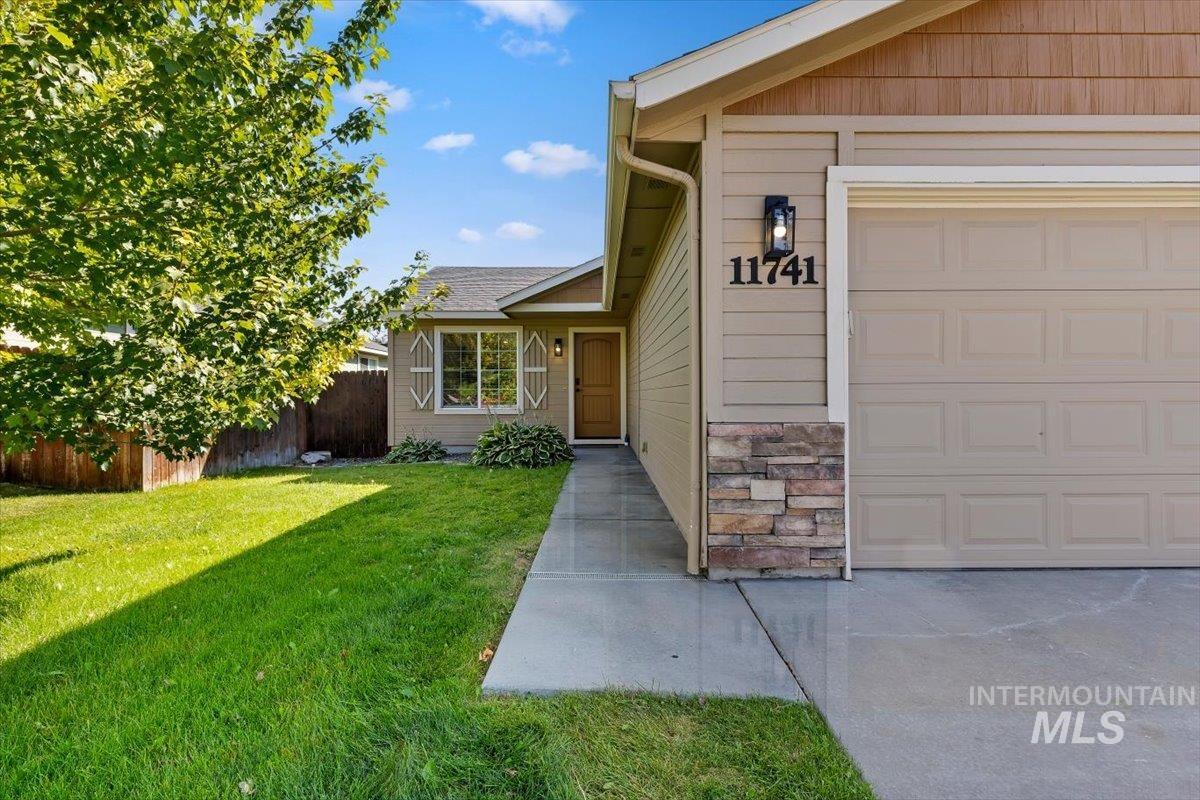 11741 W Aldershot Property Photo 4