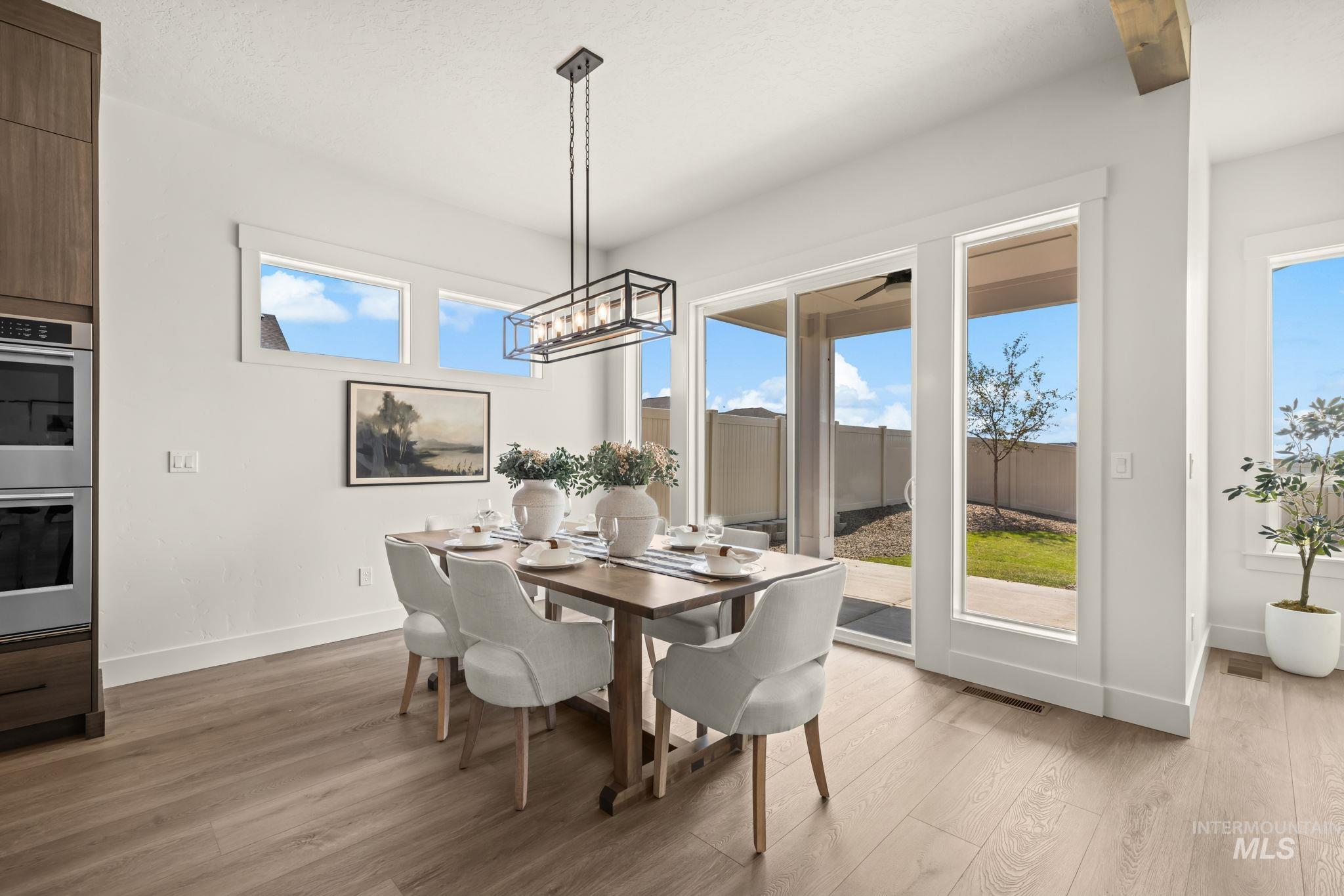 345 S Strut Way Property Photo 12