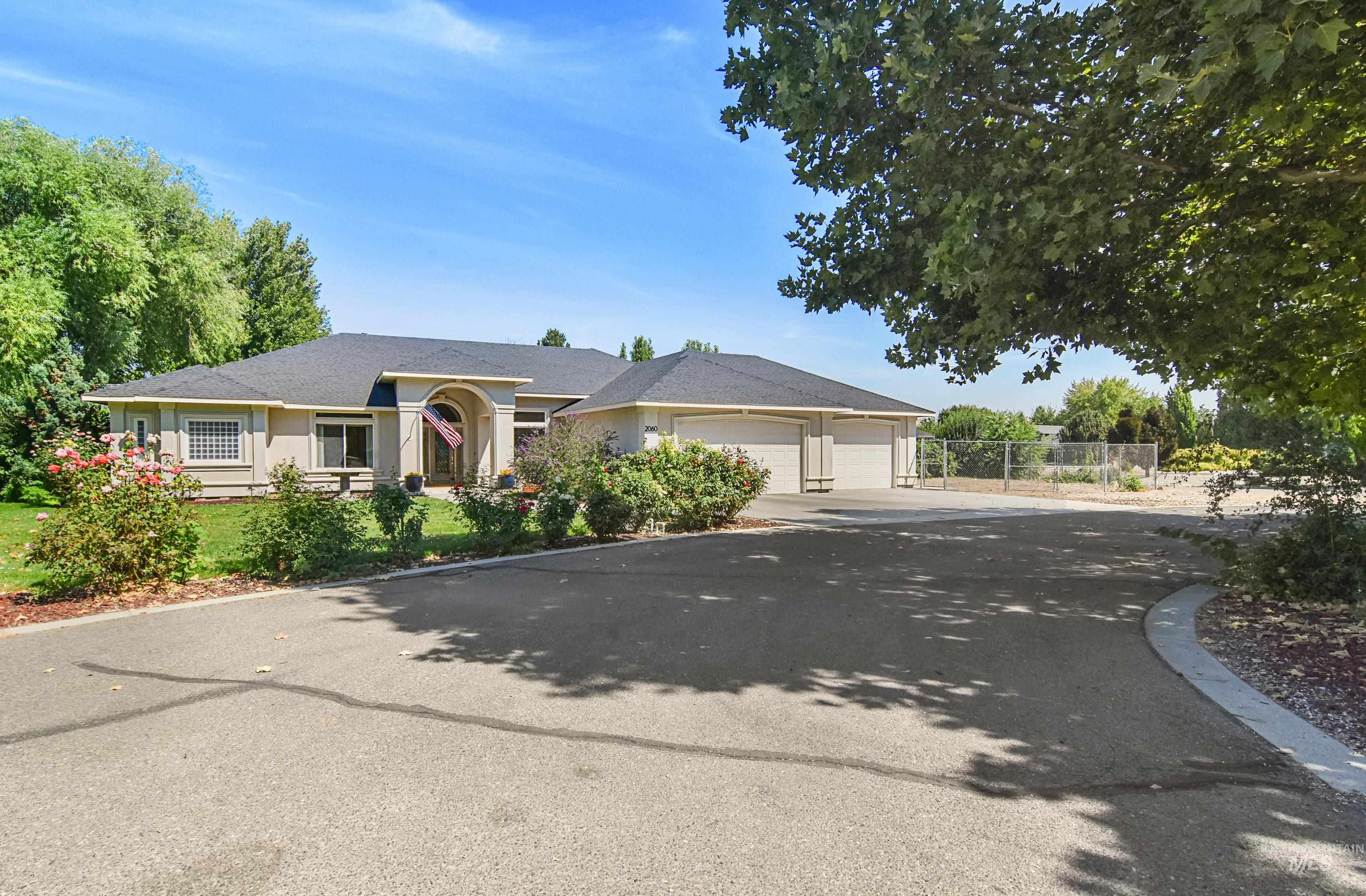 2060 Shelley Dr Property Photo 2