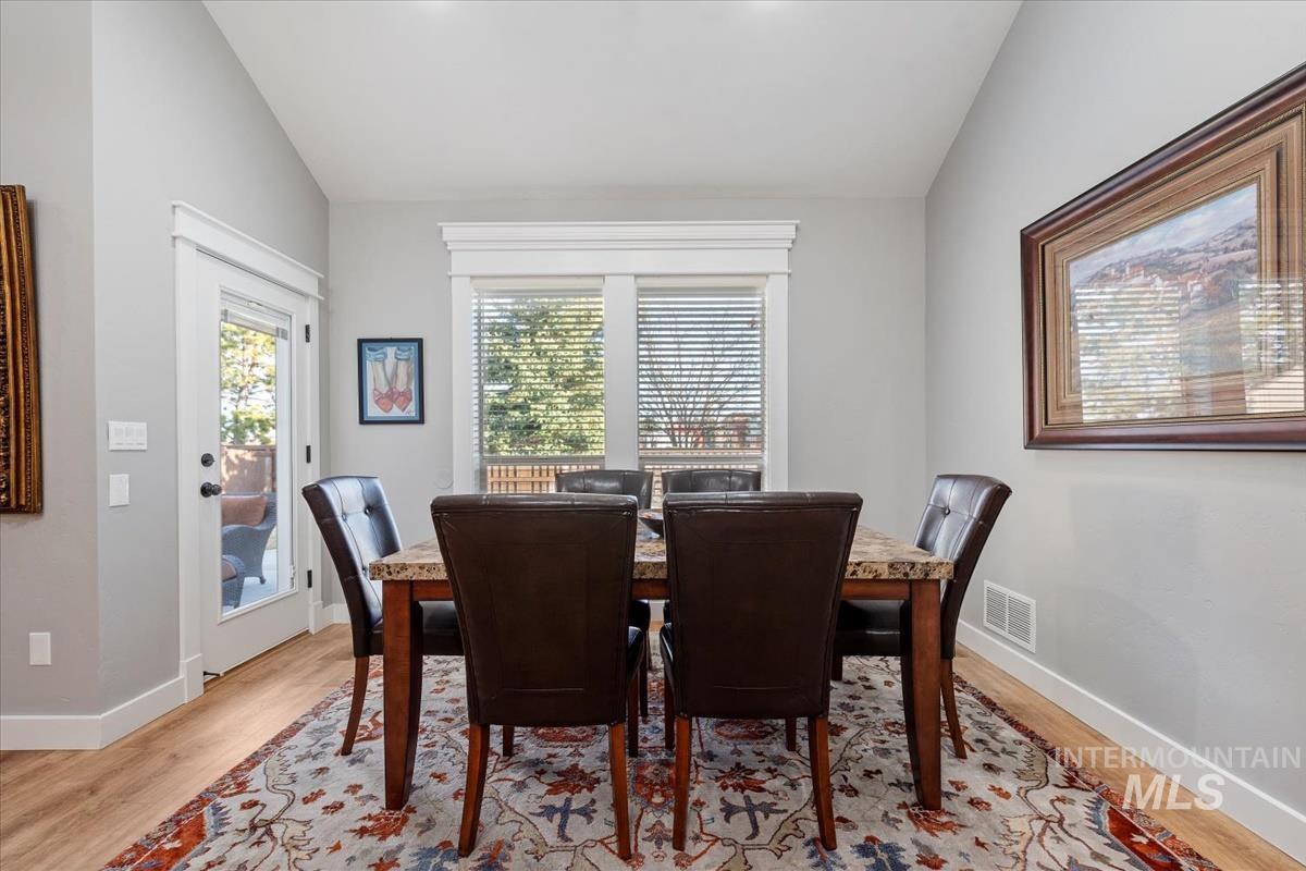 742 W Caine St Property Photo 17