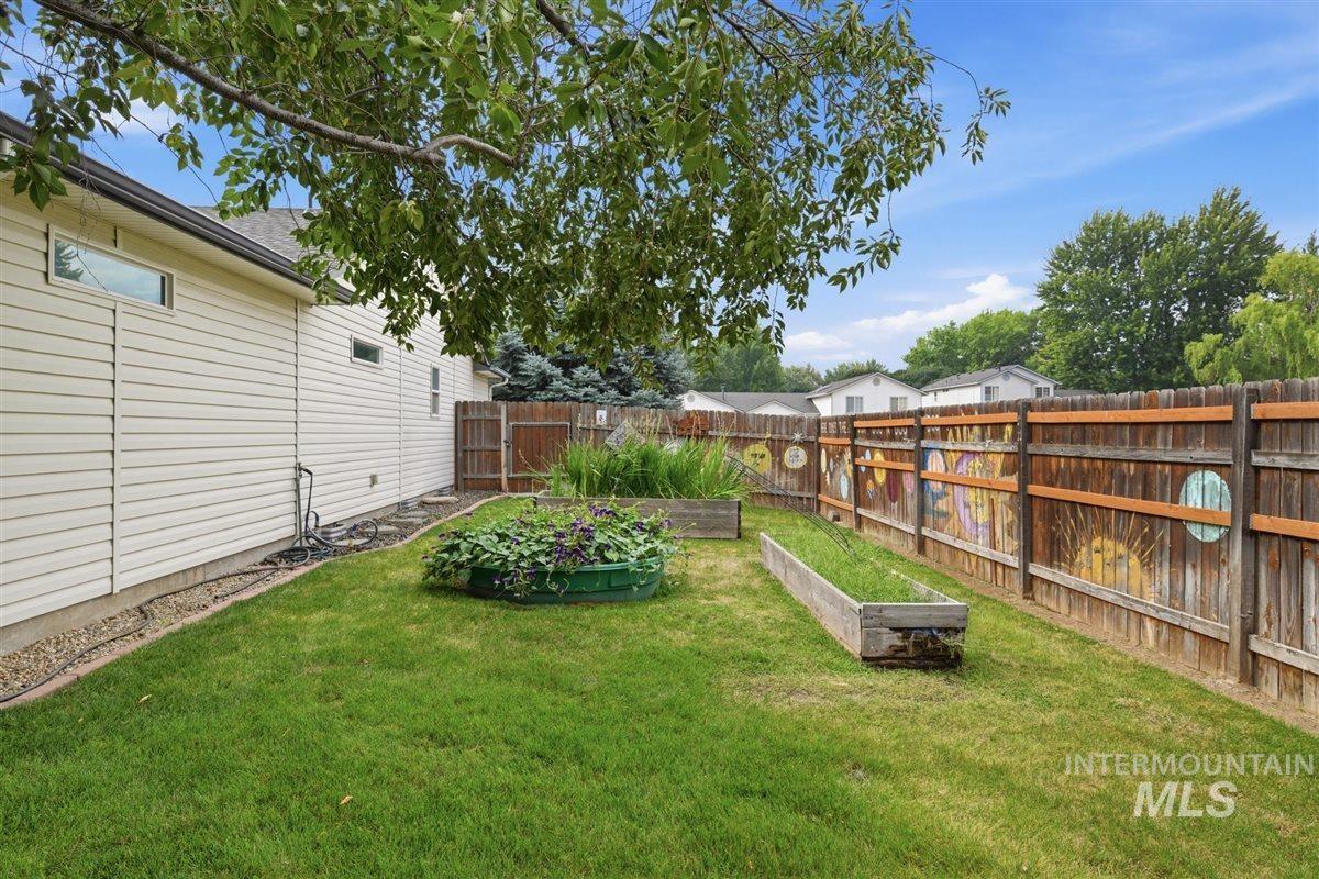 8798 W Mediterranean Ct. Property Photo 21