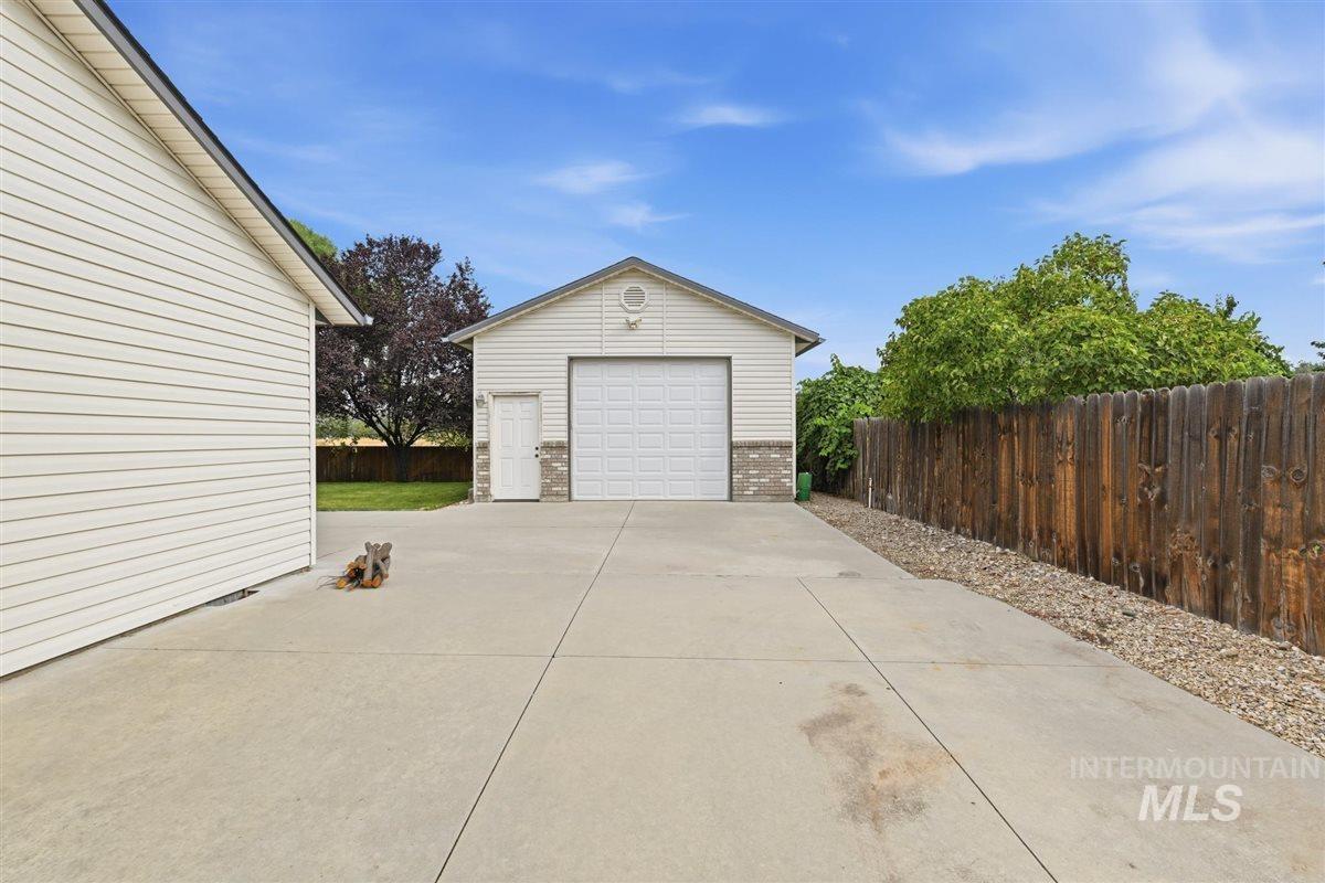 8798 W Mediterranean Ct. Property Photo 23