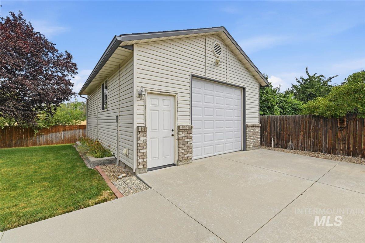 8798 W Mediterranean Ct. Property Photo 24