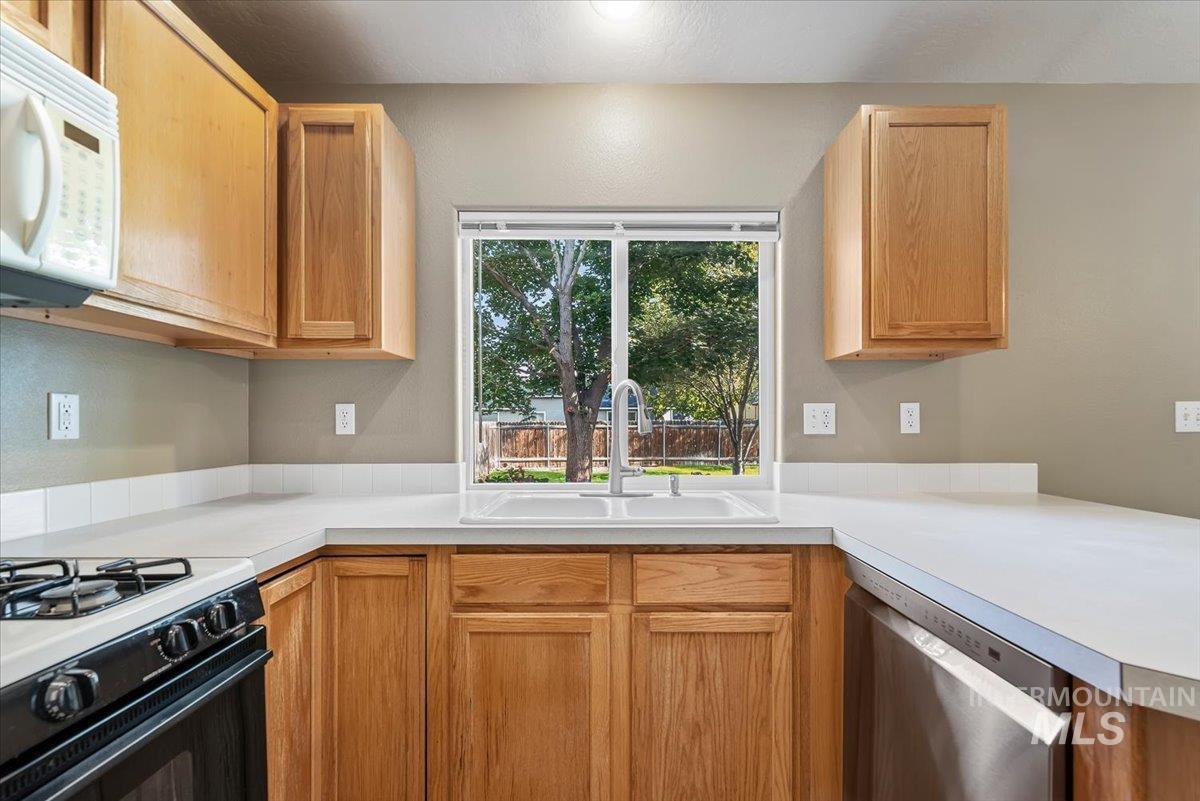 2624 S Stonehedge Dr. Property Photo 14