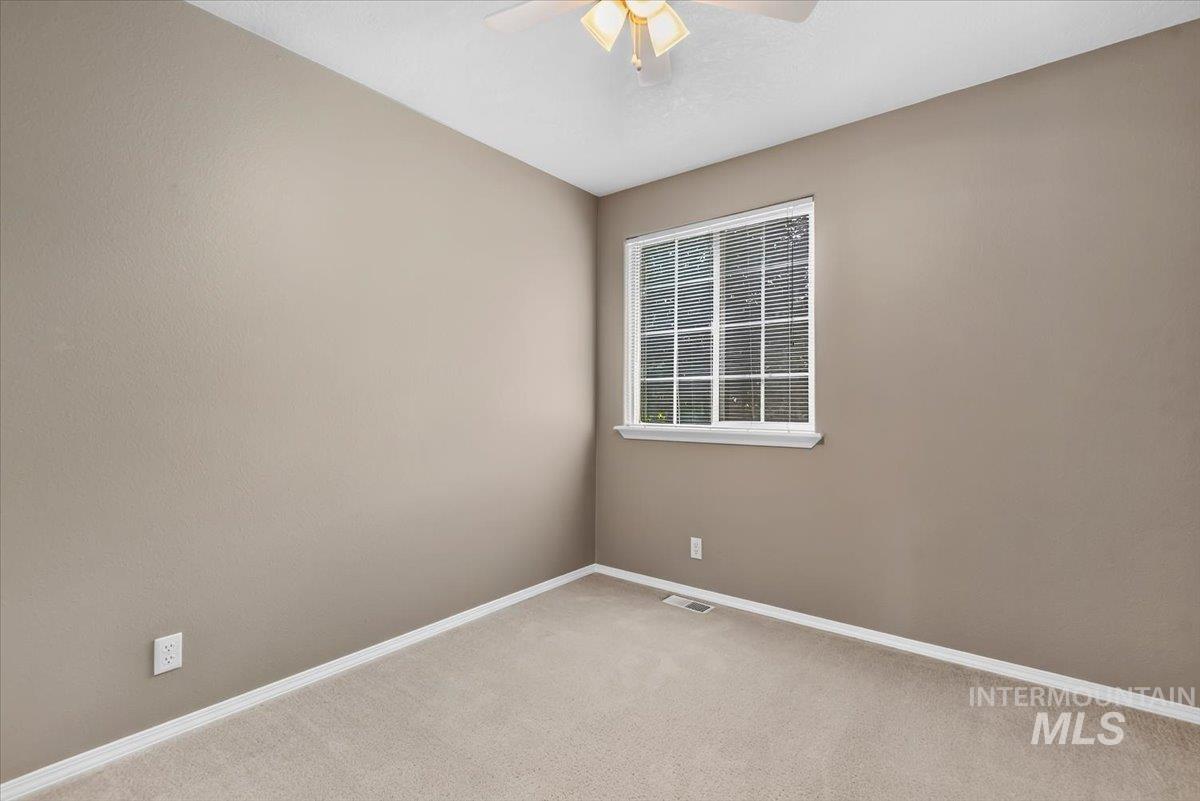 2624 S Stonehedge Dr. Property Photo 17
