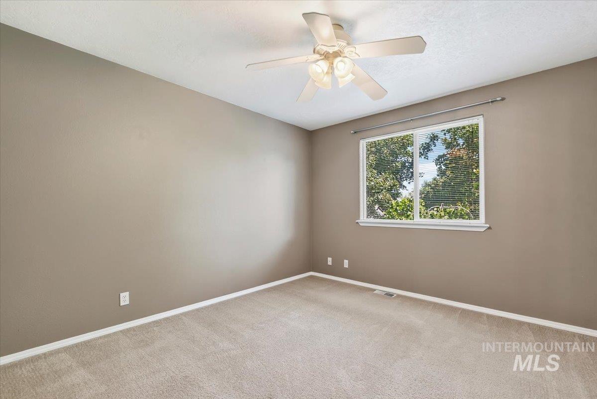 2624 S Stonehedge Dr. Property Photo 19