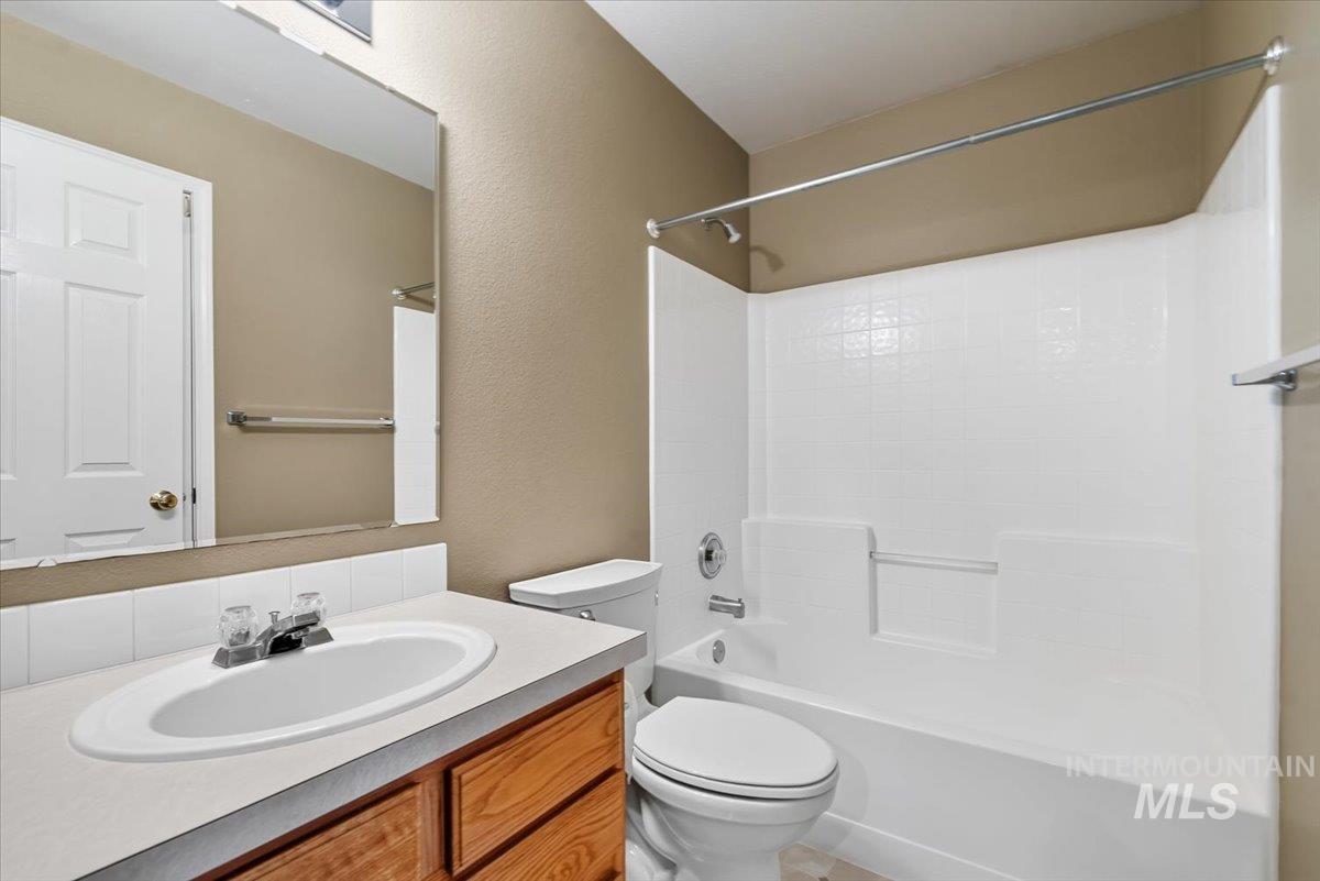 2624 S Stonehedge Dr. Property Photo 23