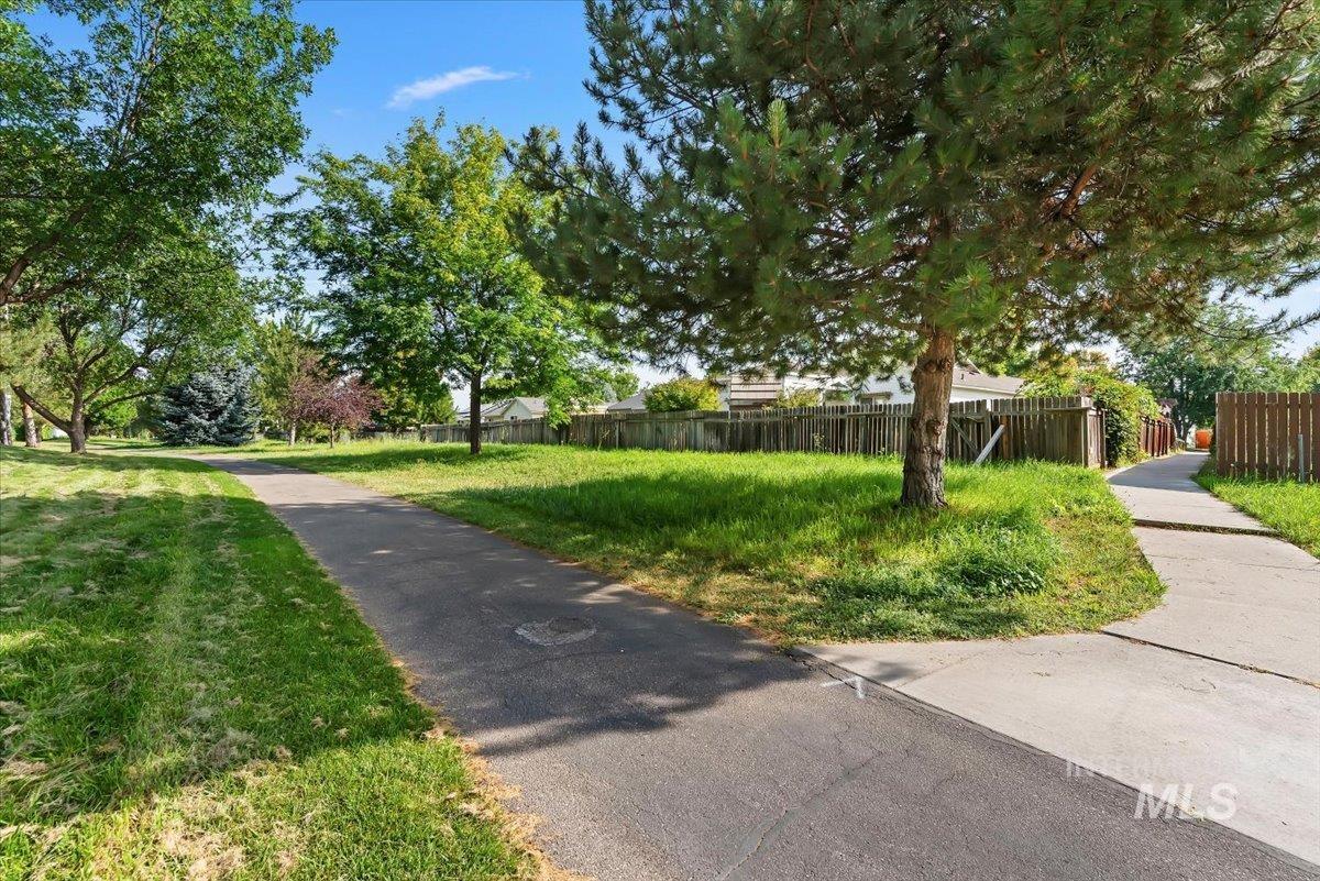 2624 S Stonehedge Dr. Property Photo 37