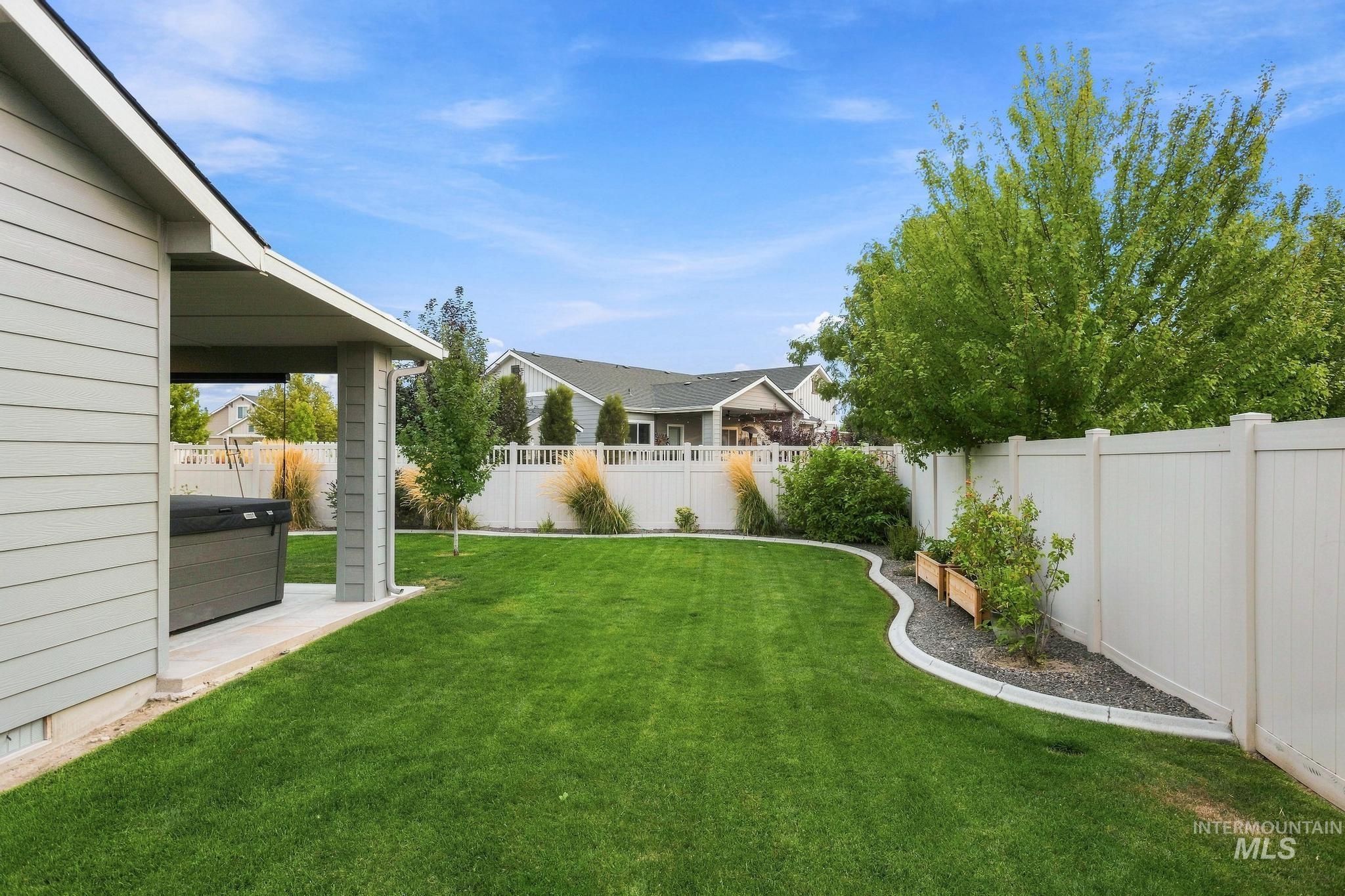 6237 E Canyon Crossing Dr Property Photo 25