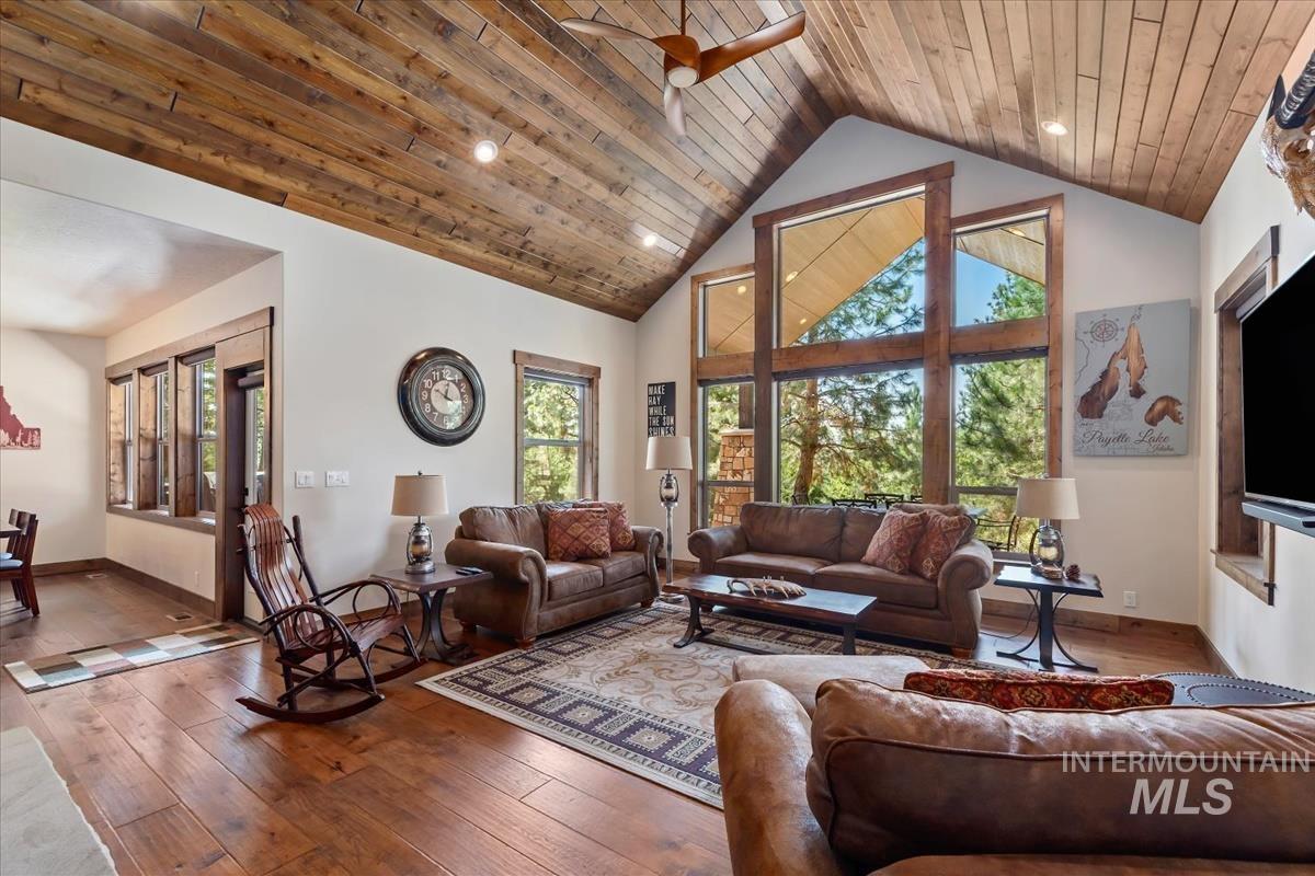 33 Sundance Property Photo 6