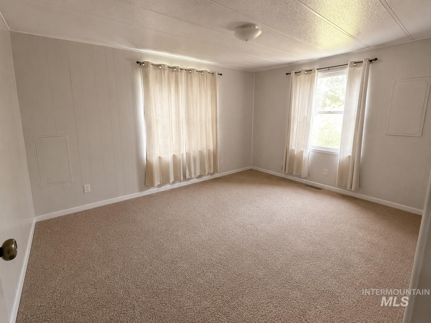 3762 N 2200 E Property Photo 8