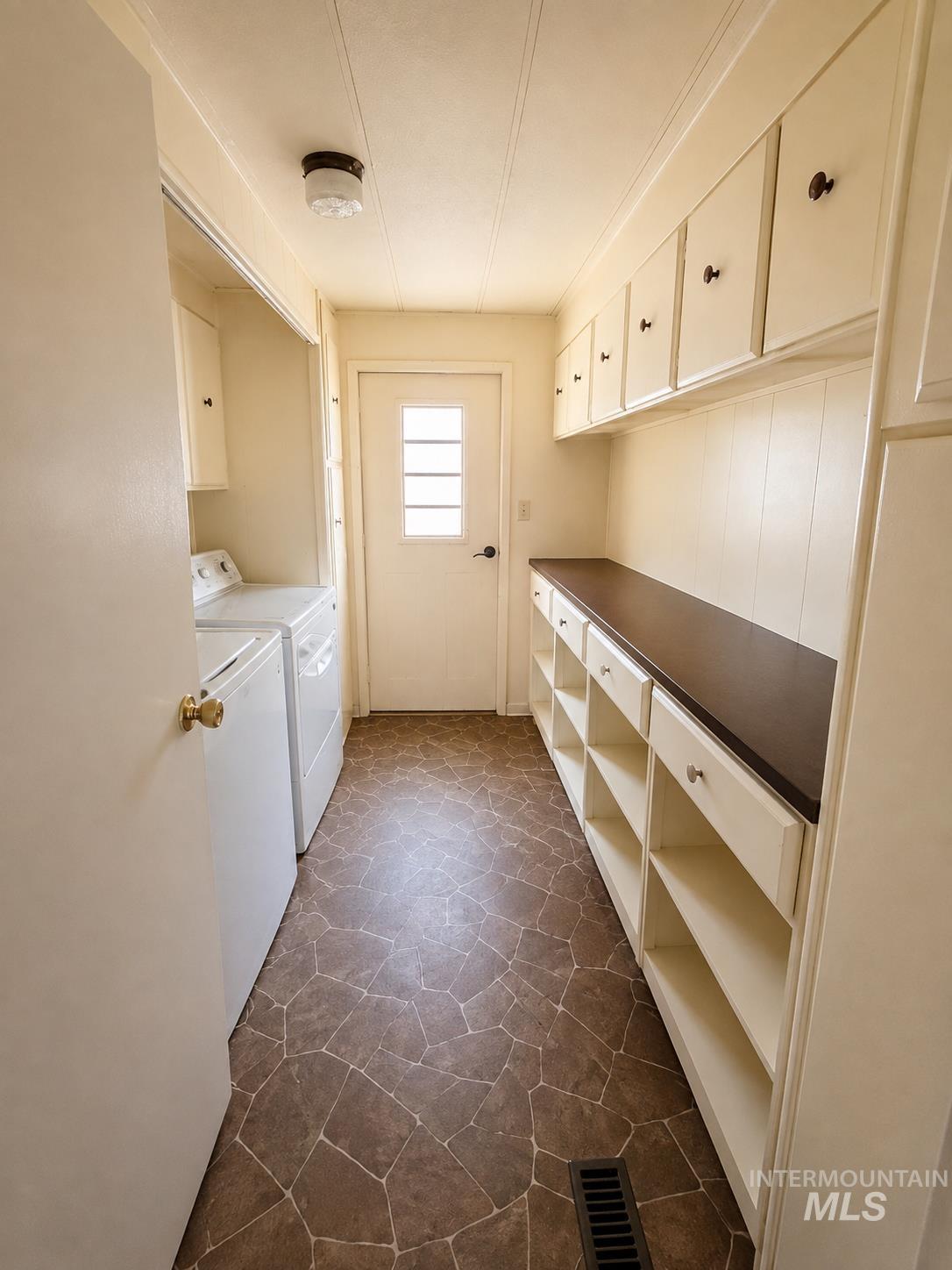 3762 N 2200 E Property Photo 10