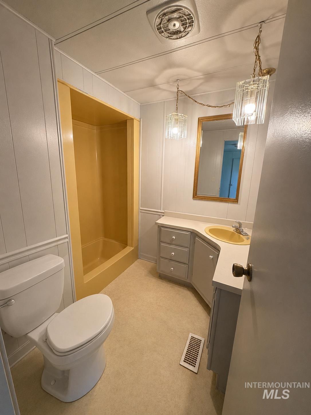 3762 N 2200 E Property Photo 13