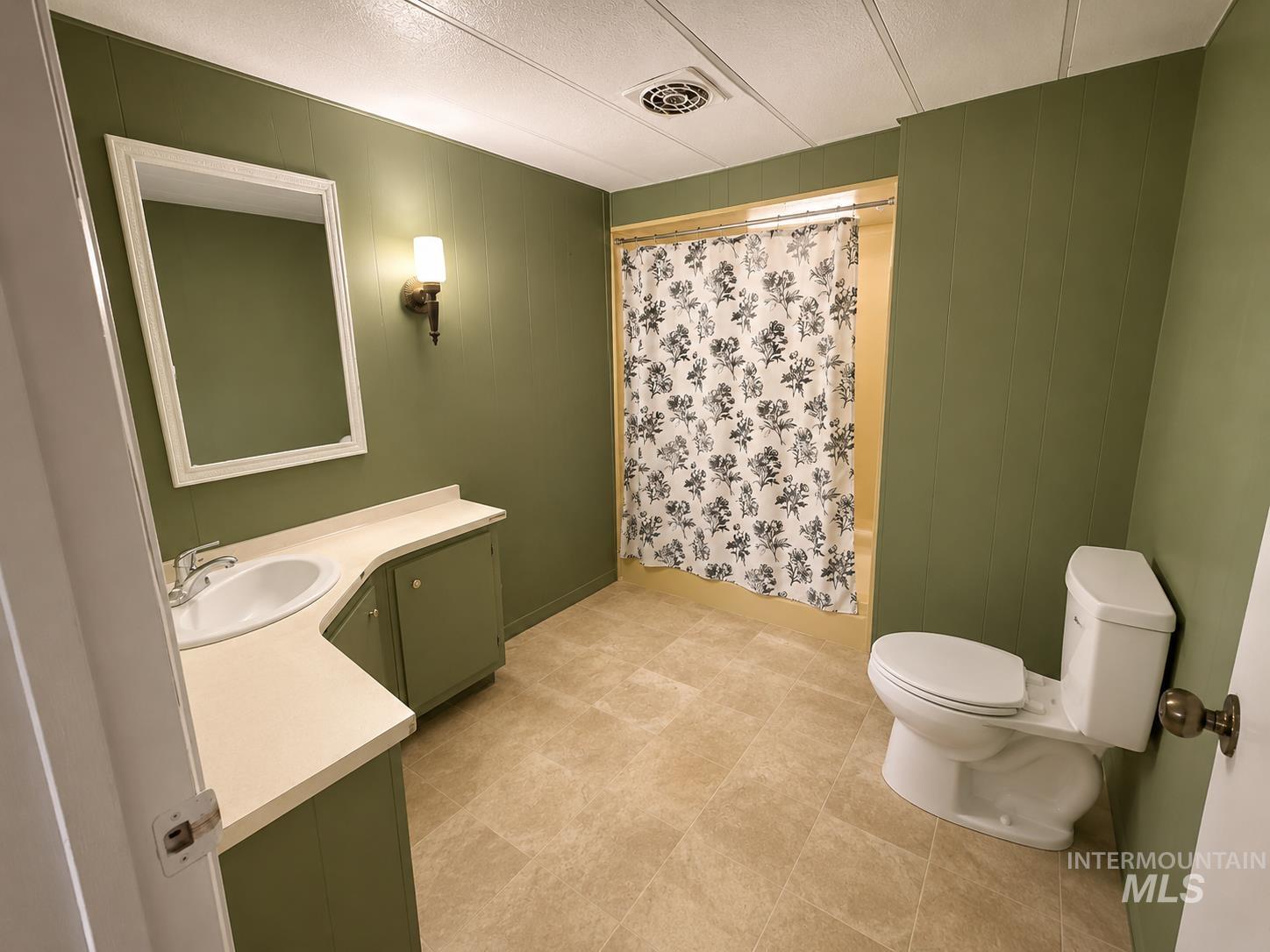 3762 N 2200 E Property Photo 15
