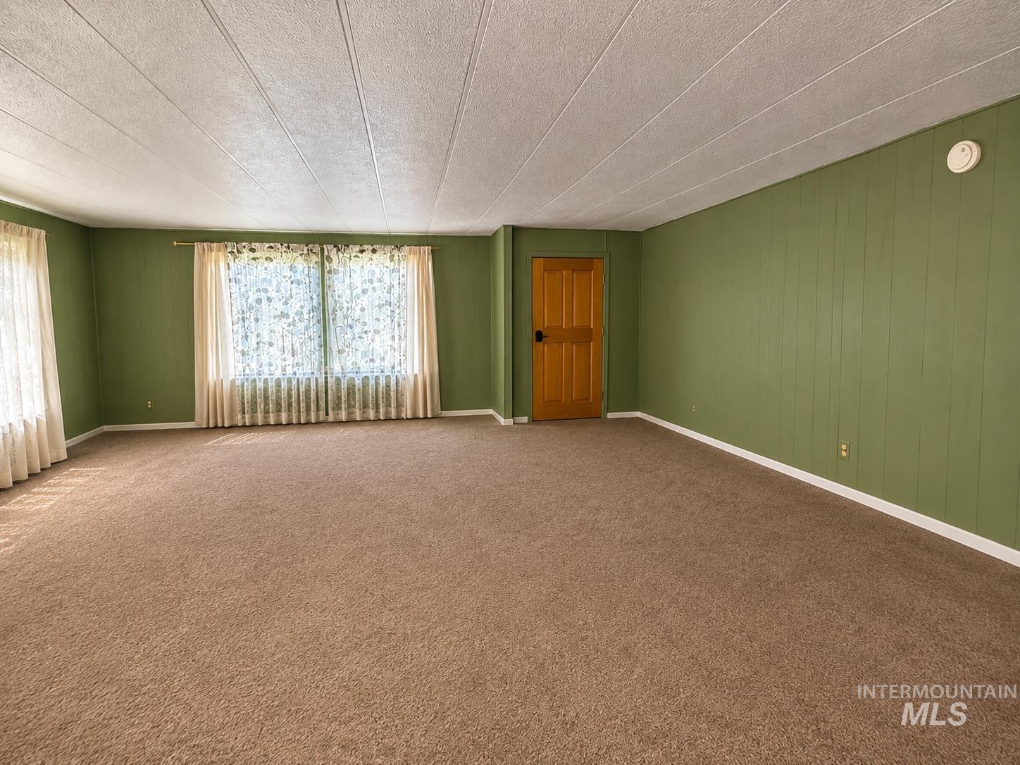 3762 N 2200 E Property Photo 17