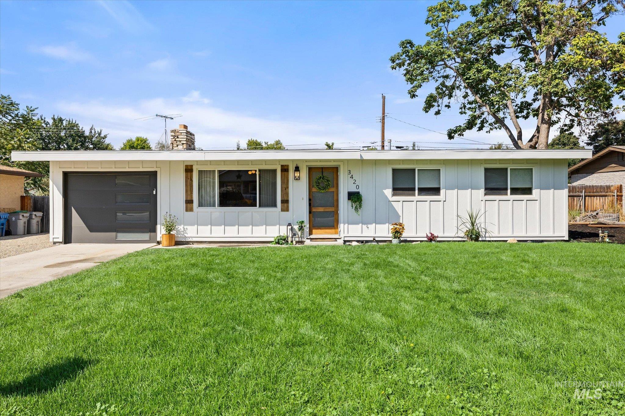 3420 W Sunset Ave. Property Photo 1