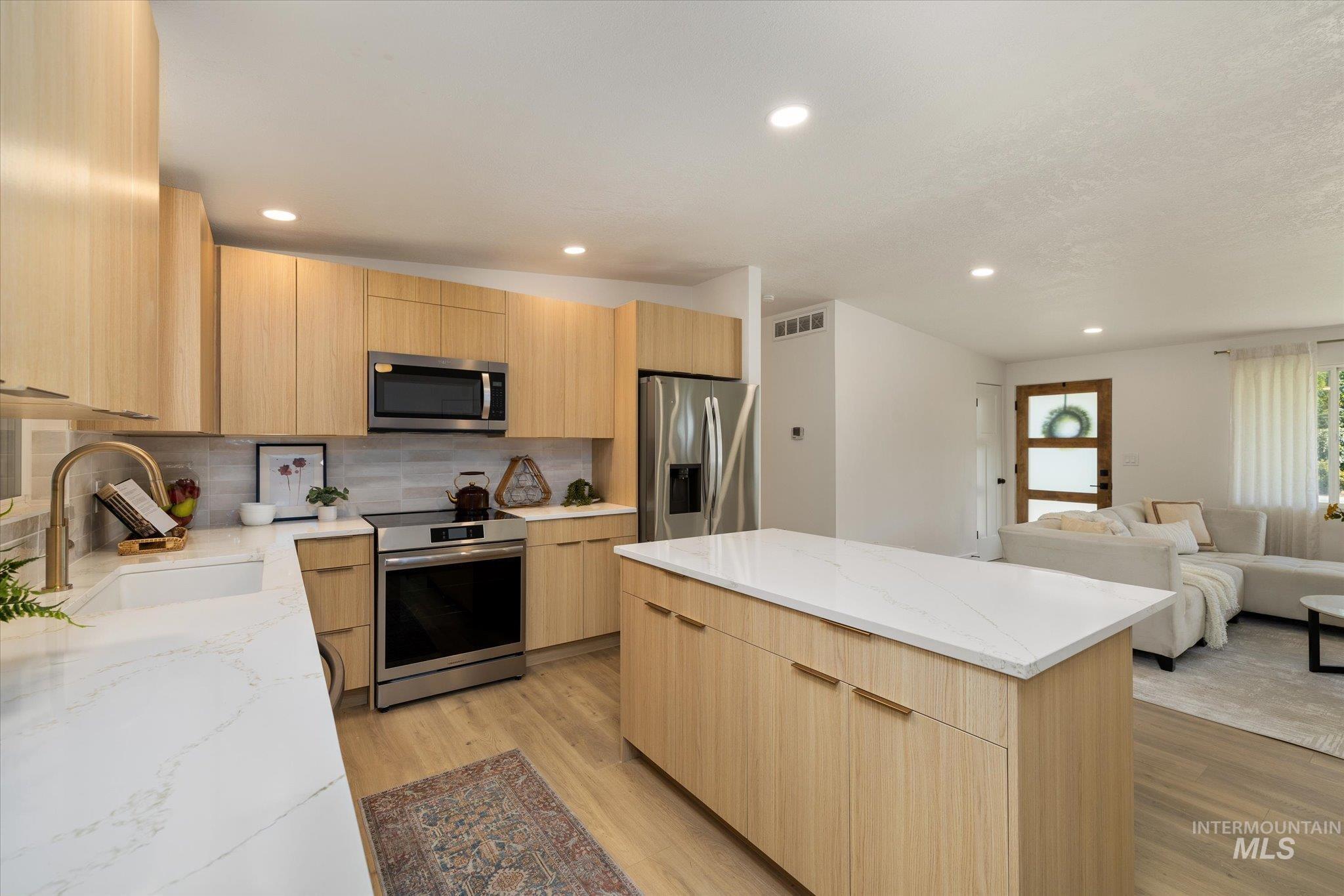 3420 W Sunset Ave. Property Photo 14