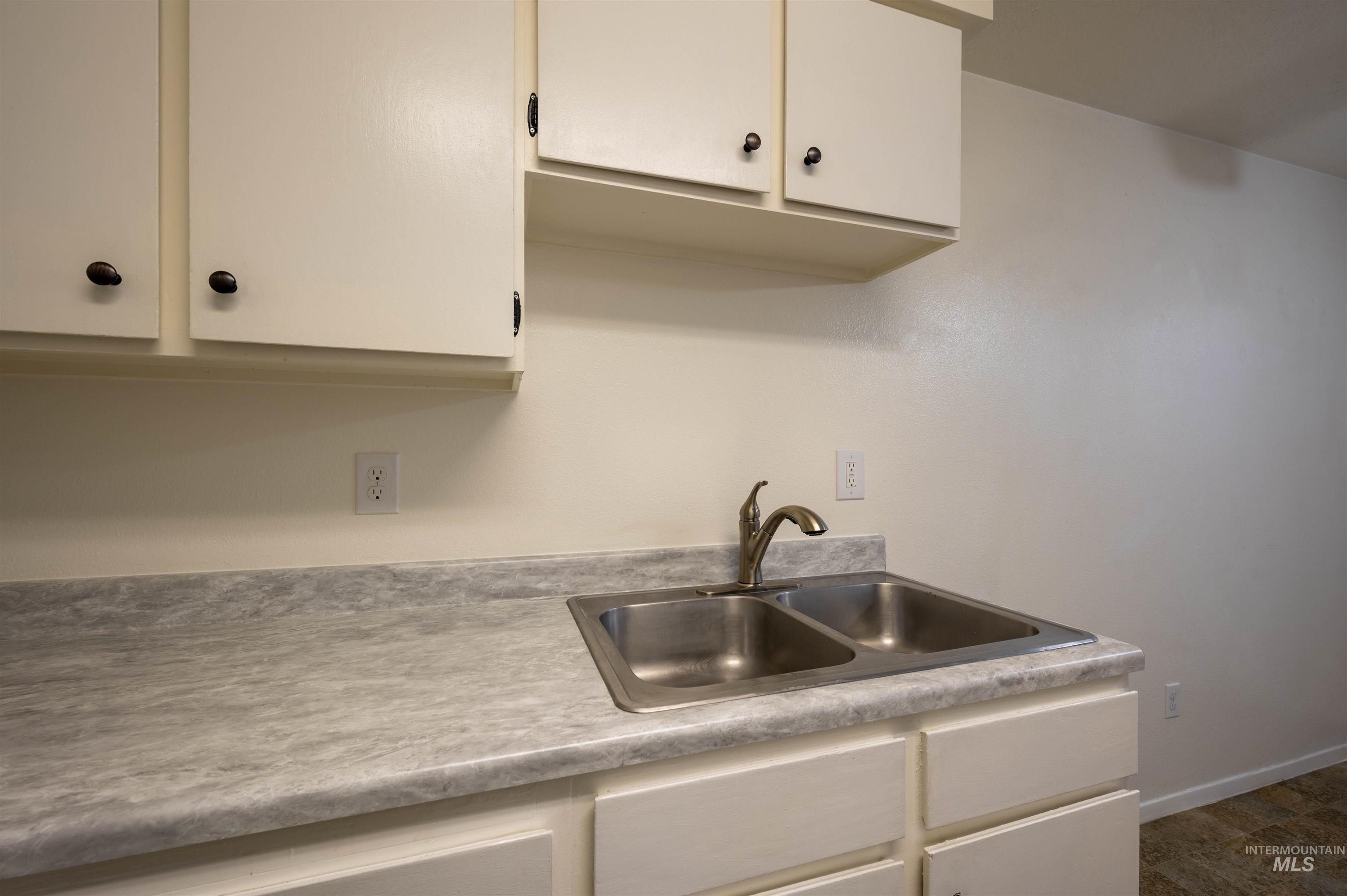 2708 Kerr Unit #1 & #2 Property Photo 5