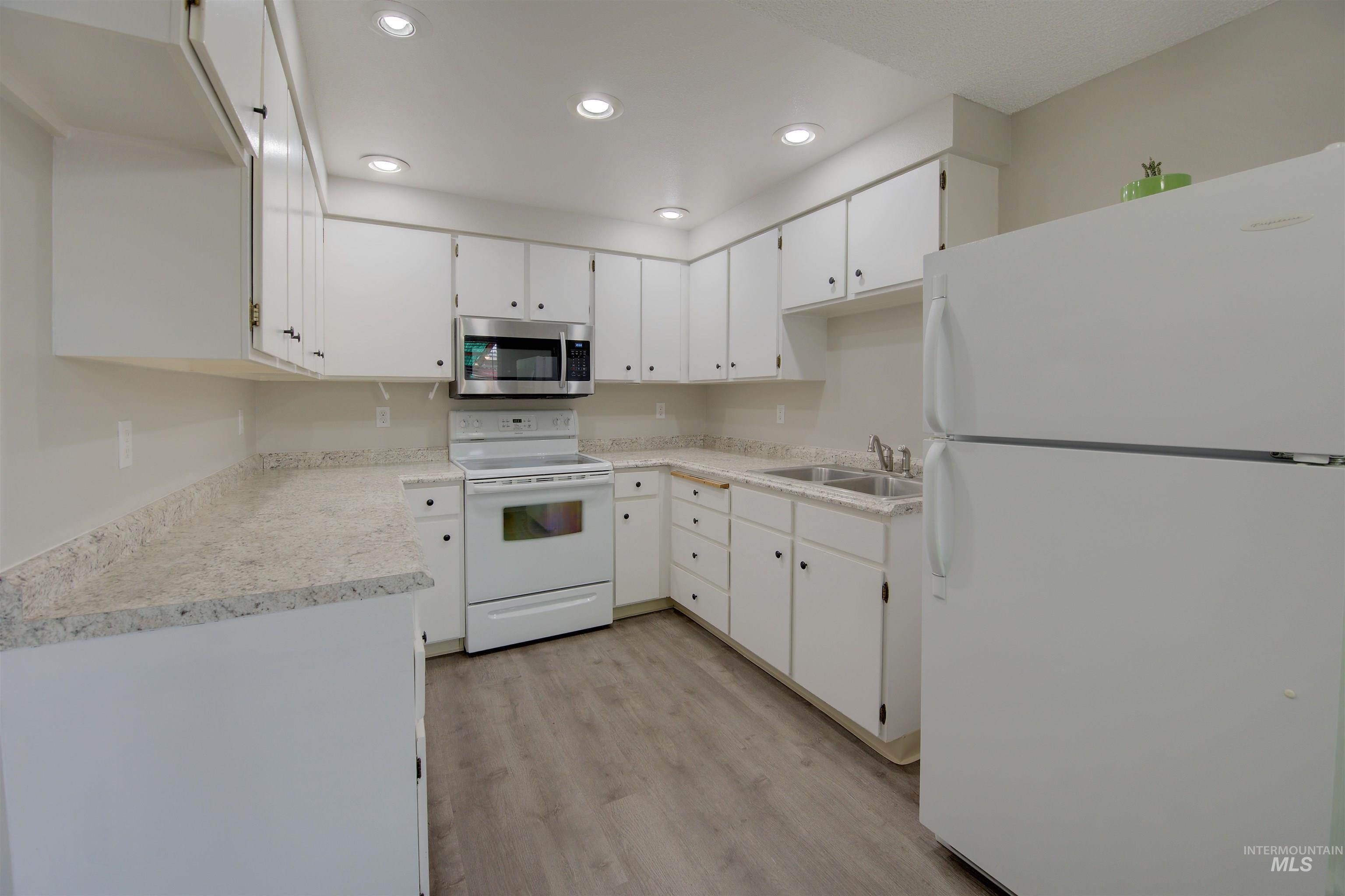 2708 Kerr Unit #1 & #2 Property Photo 18