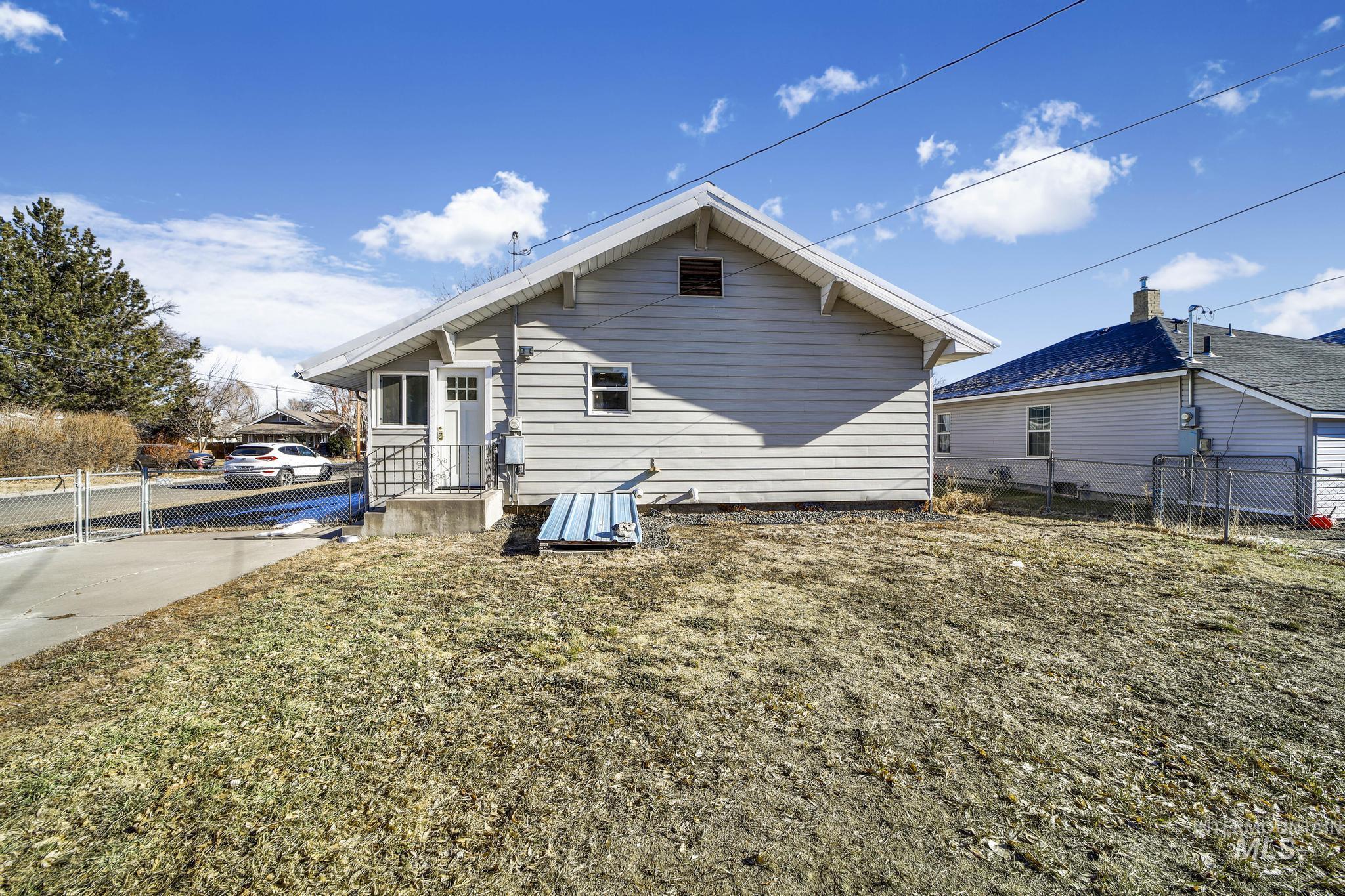 404 7th Ave E Property Photo 29