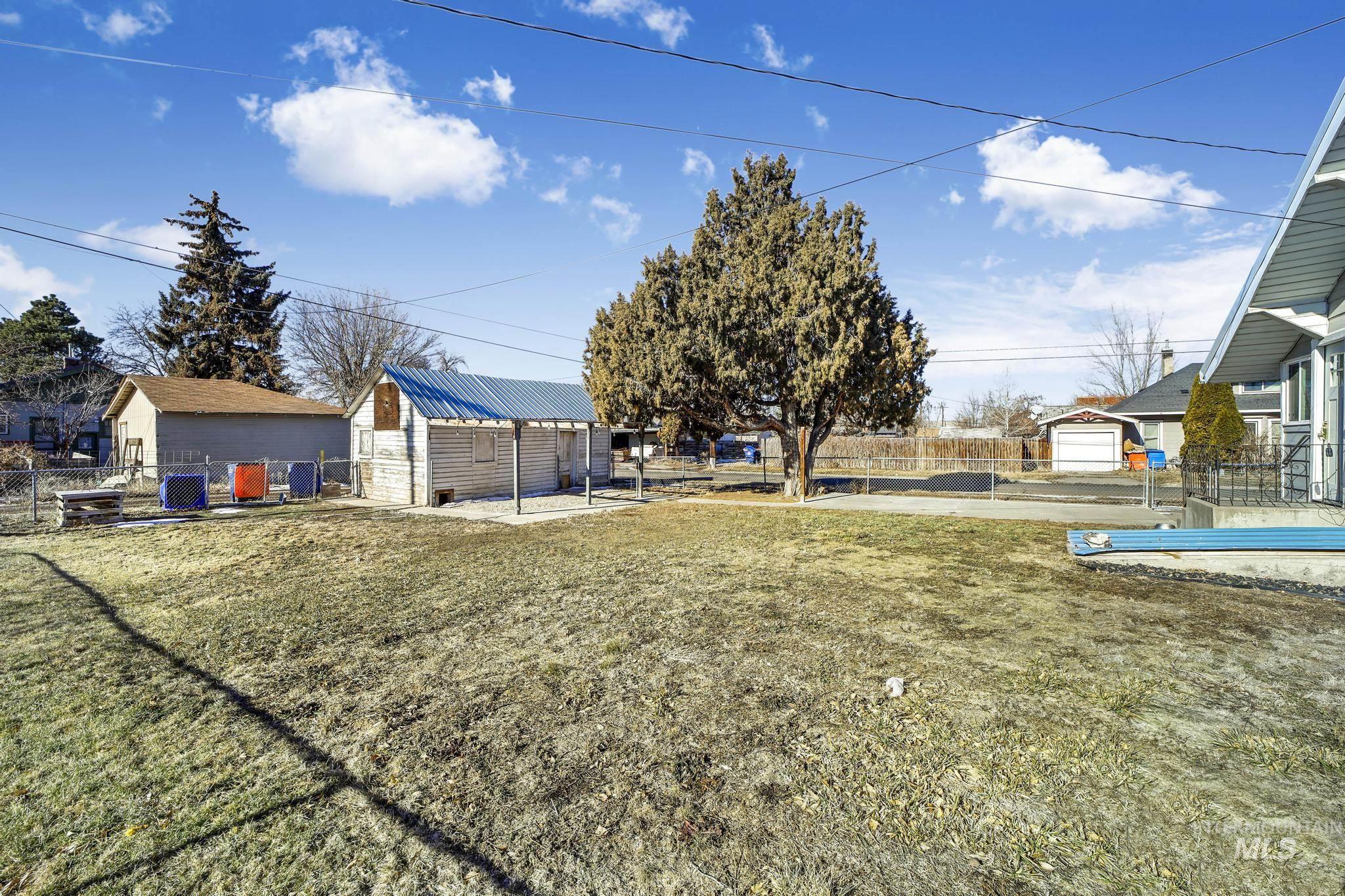 404 7th Ave E Property Photo 30