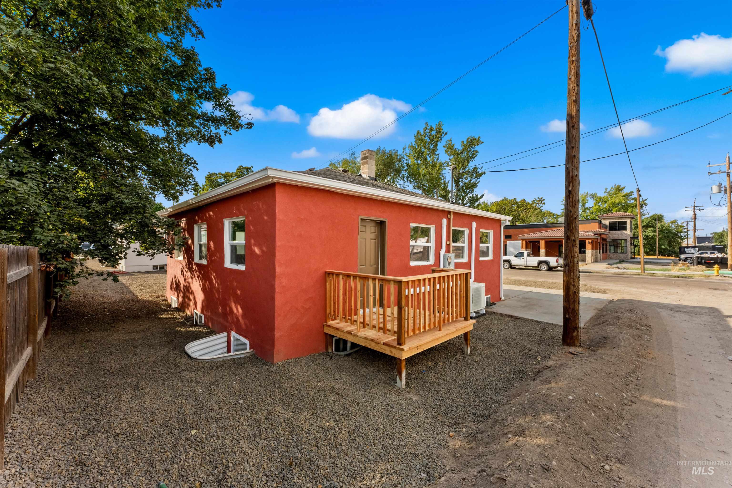 403 N 12 Street Property Photo 5