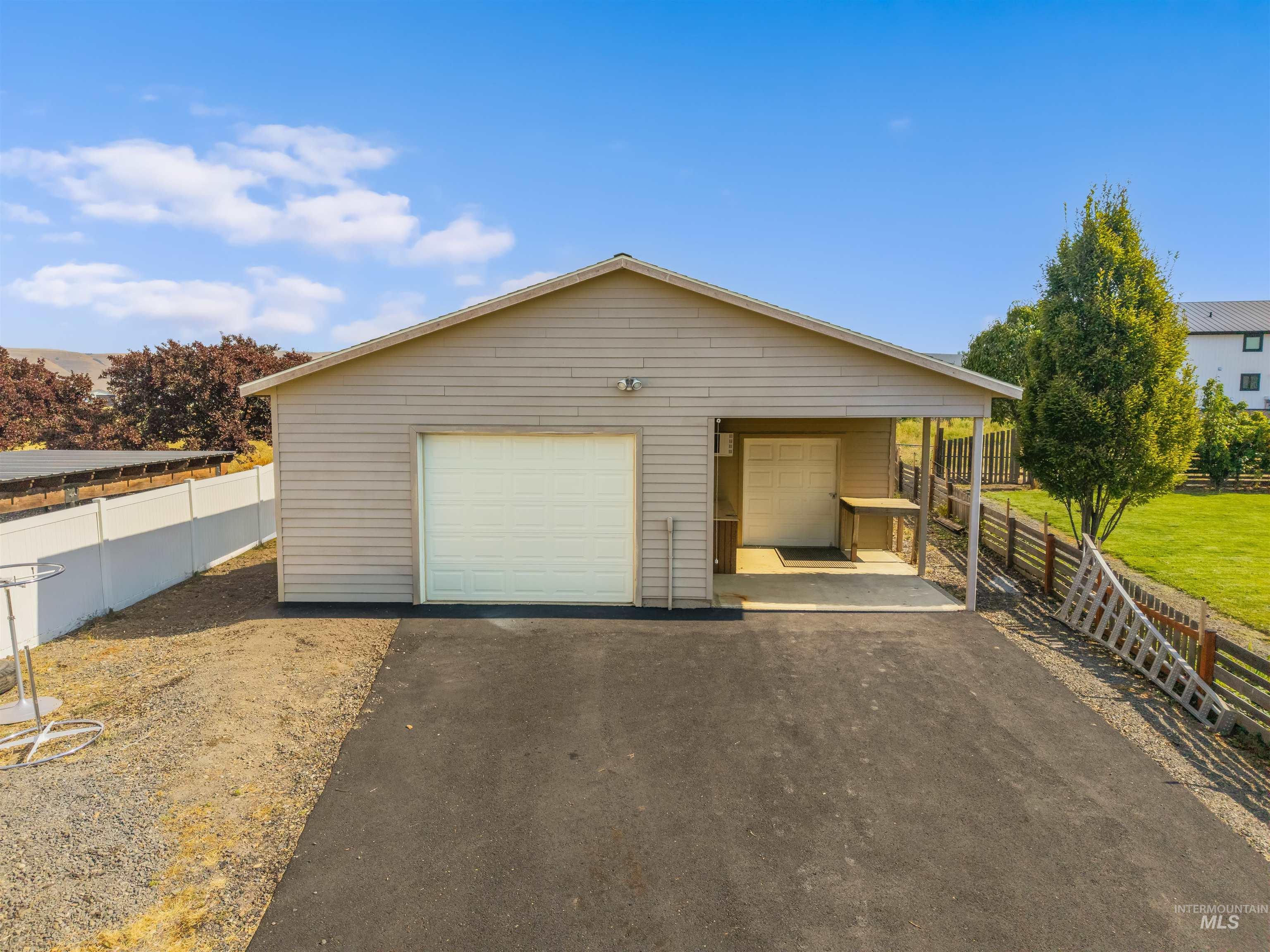 1057 Redhawk Dr Property Photo 27