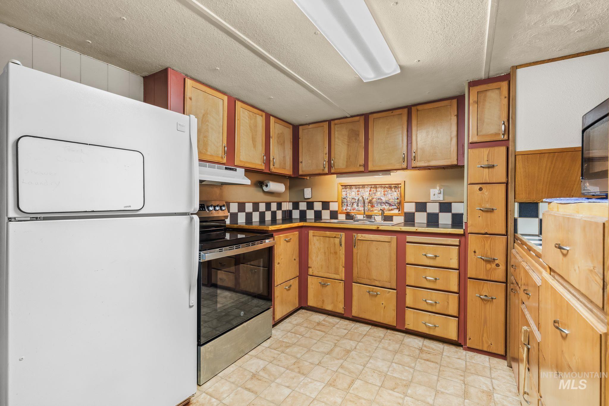 701 1/2 Clearwater St Property Photo 10