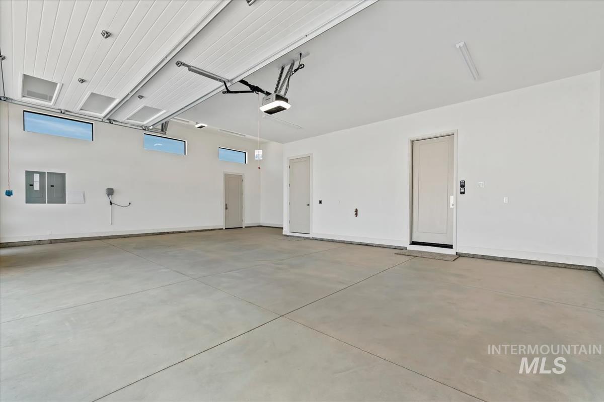 2134 N Buhrstone Ave Property Photo 45