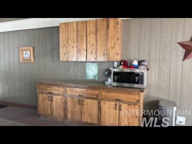 9 Shadow Lane Property Photo 8