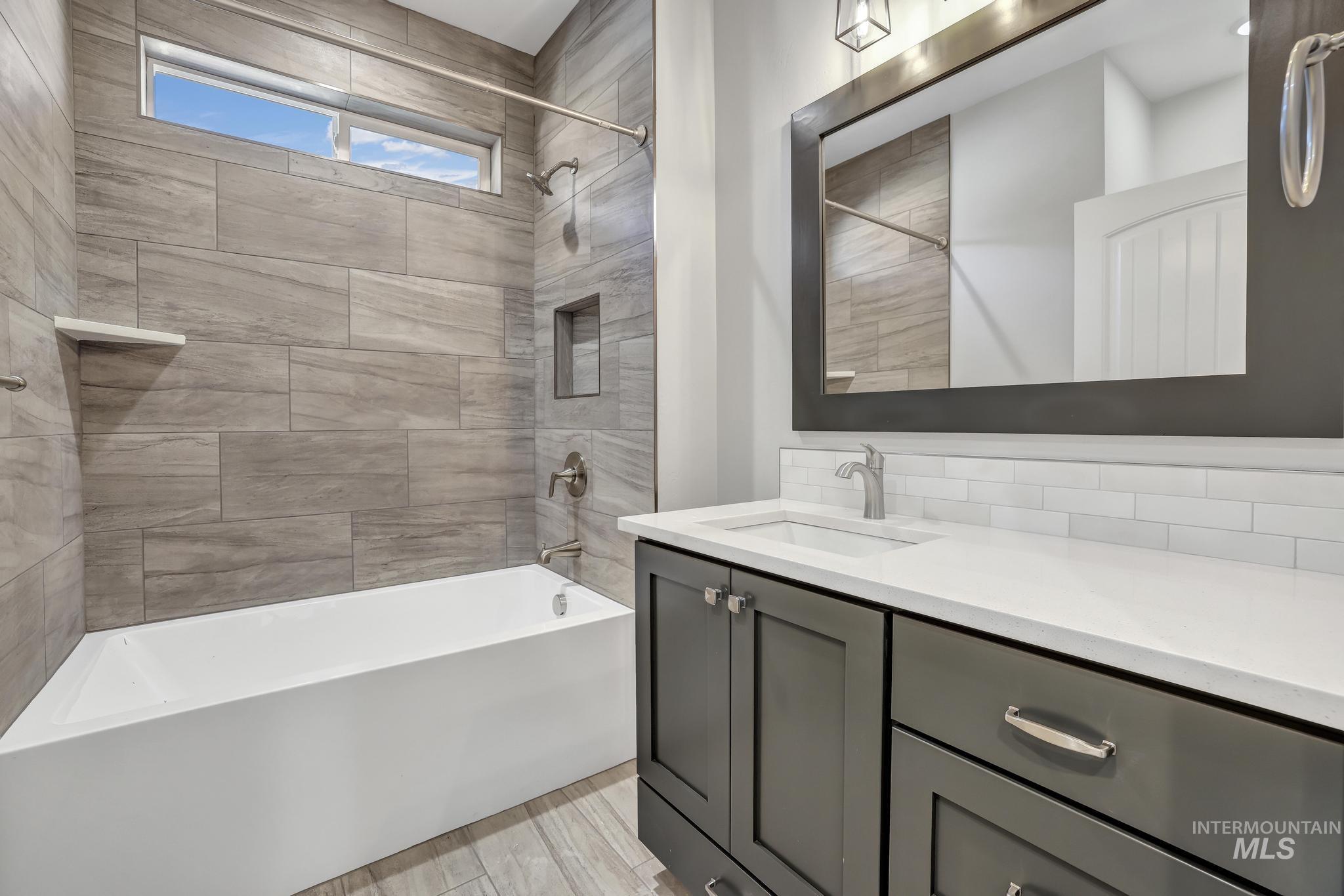 231a Waucanza Street Property Photo 25