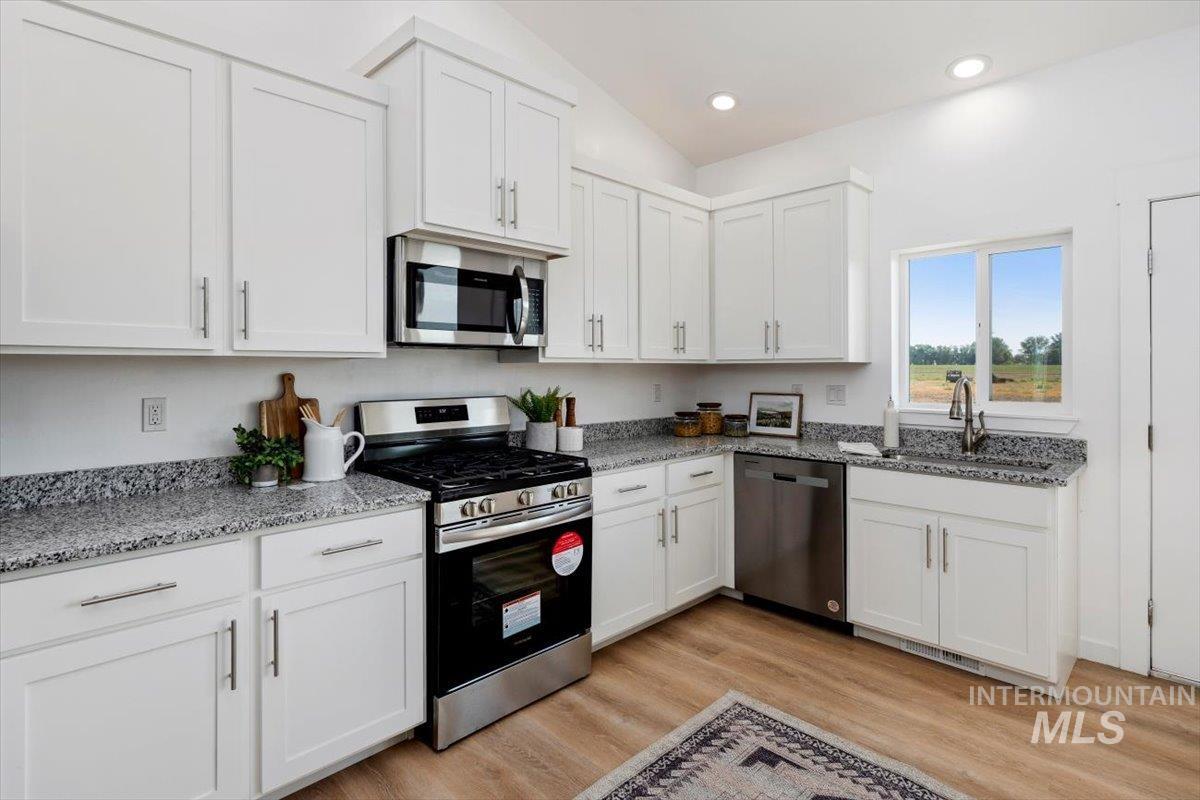 45 Sunset Loop Property Photo 13