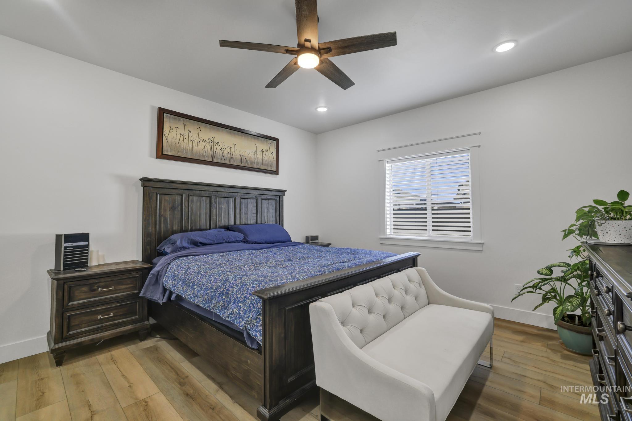 1374 Zephlyn Street Property Photo 21