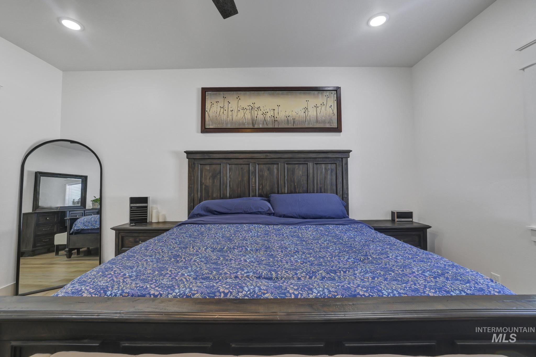 1374 Zephlyn Street Property Photo 22