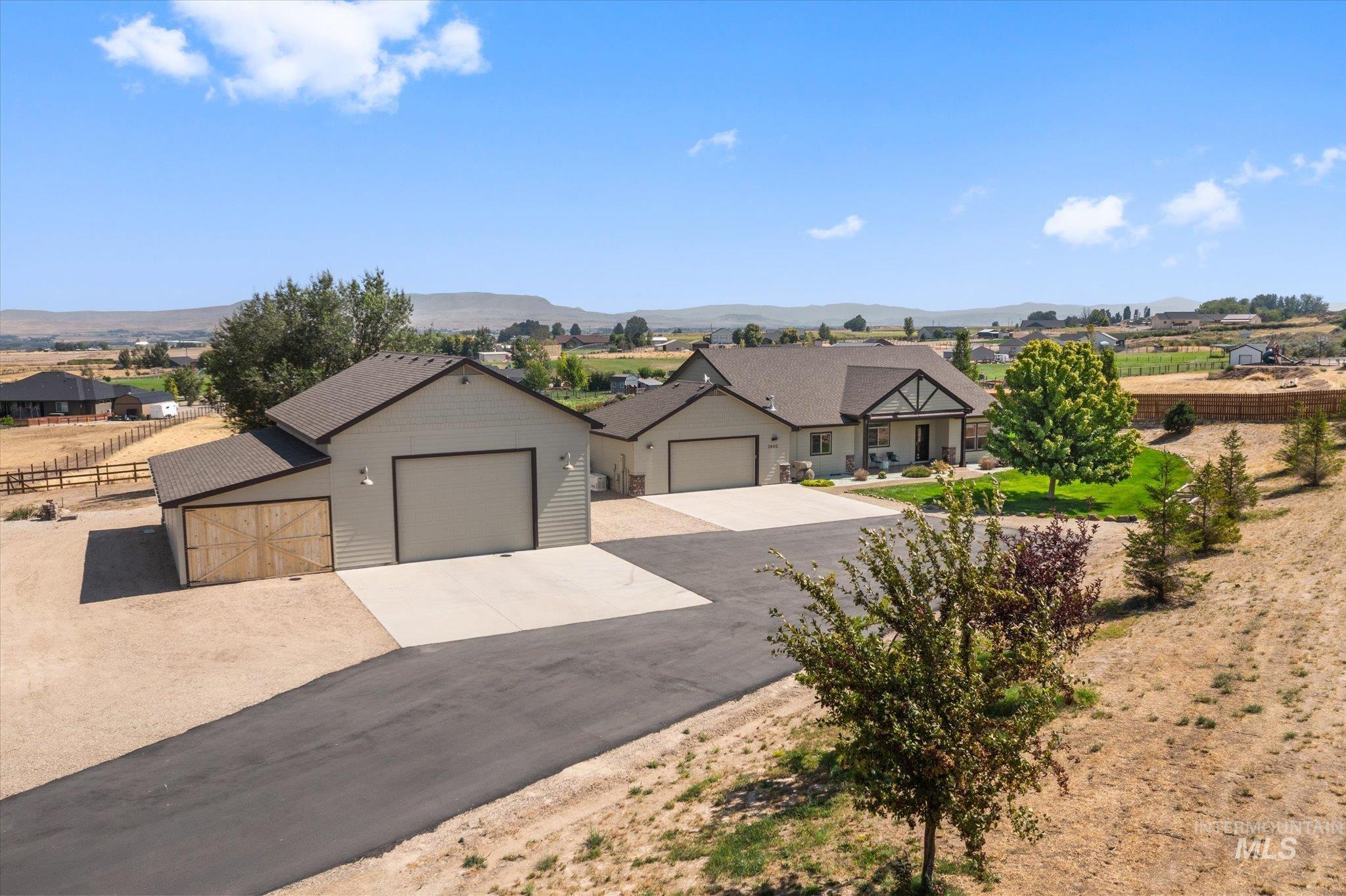3902 Vista Ridge Ln Property Photo 1