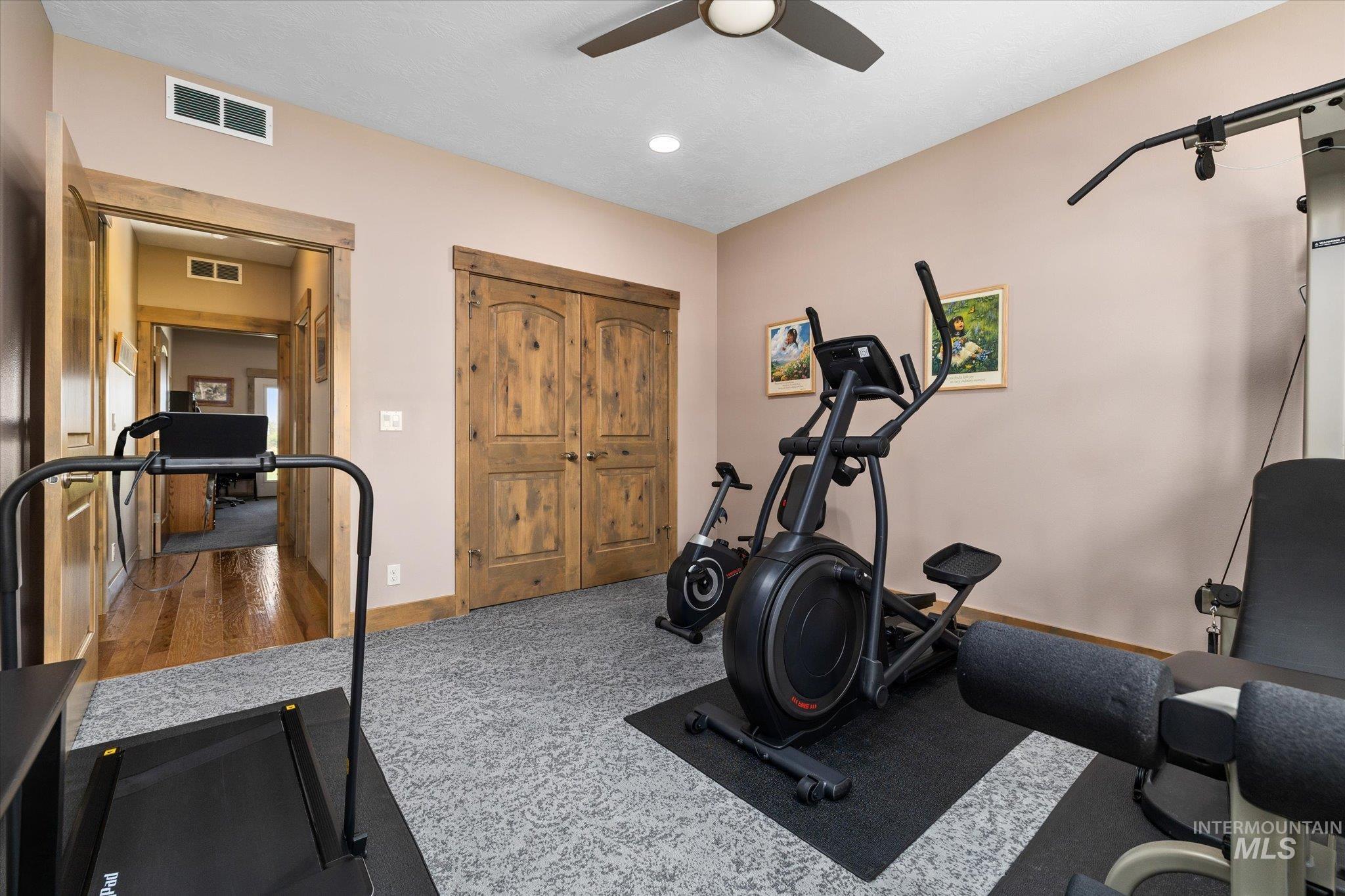3902 Vista Ridge Ln Property Photo 26
