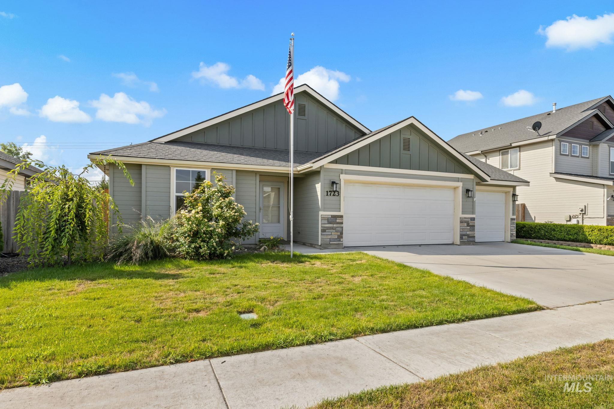 1723 W Lava Ave Property Photo 3