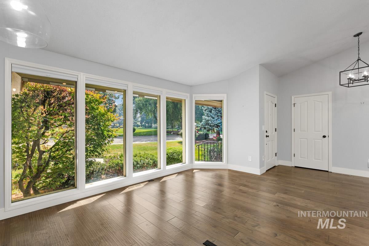 3605 S Crosspoint Avenue Property Photo 17