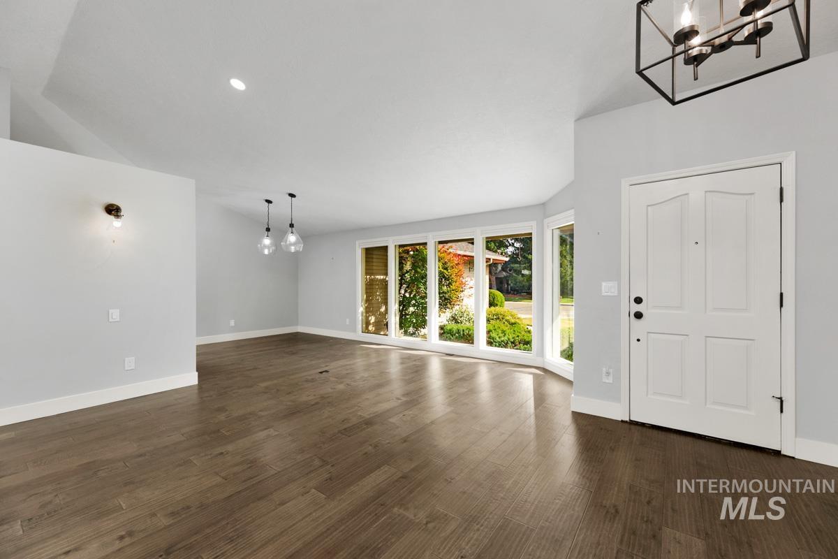 3605 S Crosspoint Avenue Property Photo 18