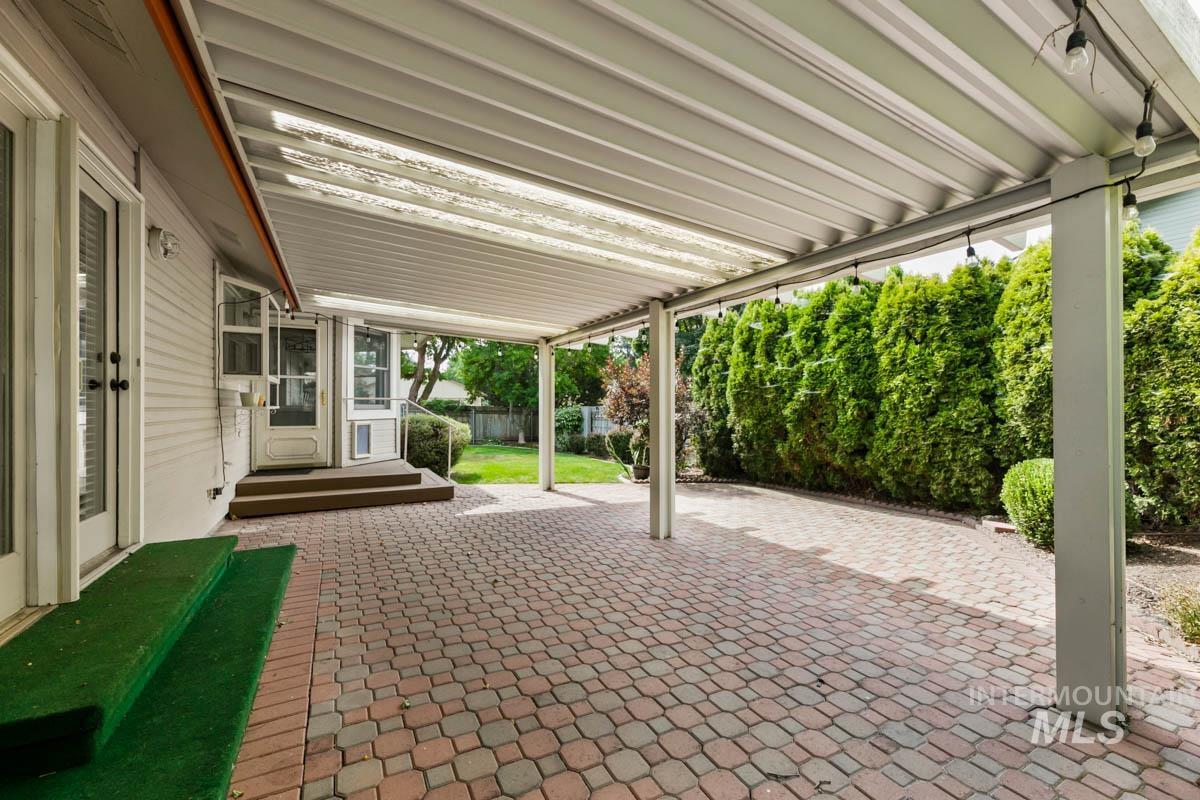 3605 S Crosspoint Avenue Property Photo 27