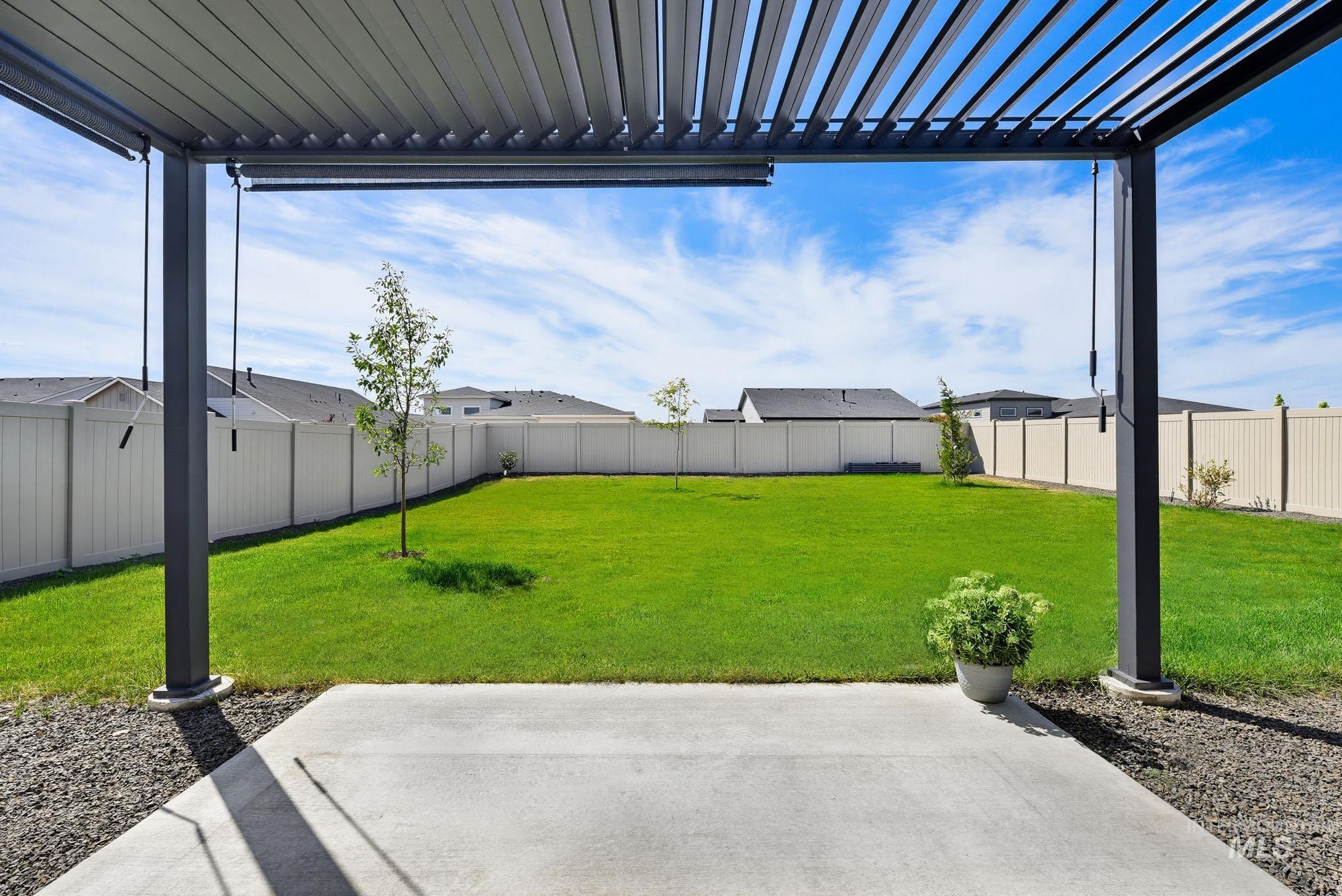 18473 N Feather Top Pl Property Photo 6