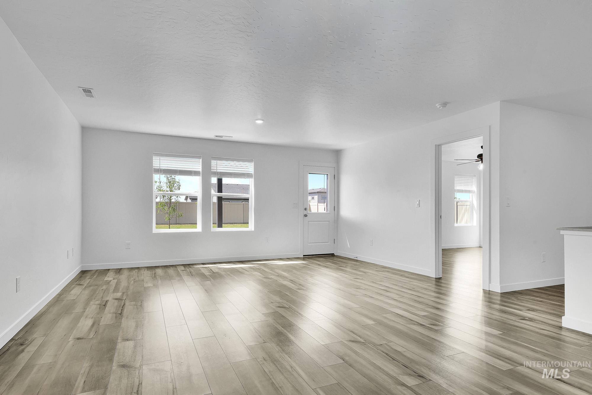 18473 N Feather Top Pl Property Photo 9