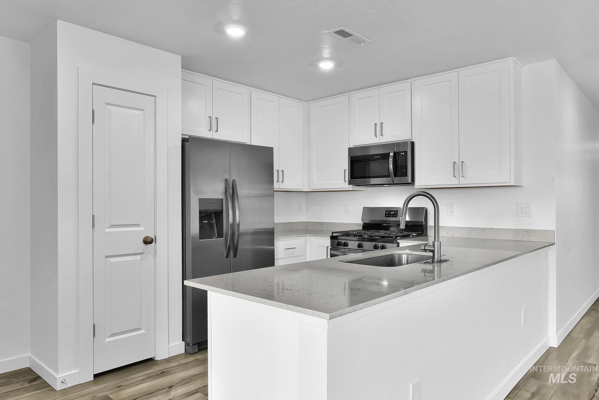 18473 N Feather Top Pl Property Photo 10