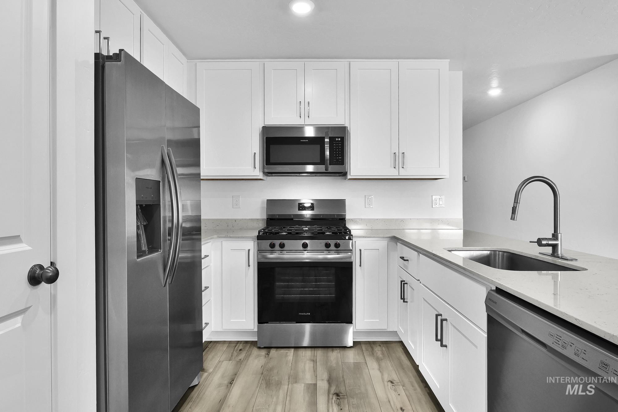 18473 N Feather Top Pl Property Photo 11