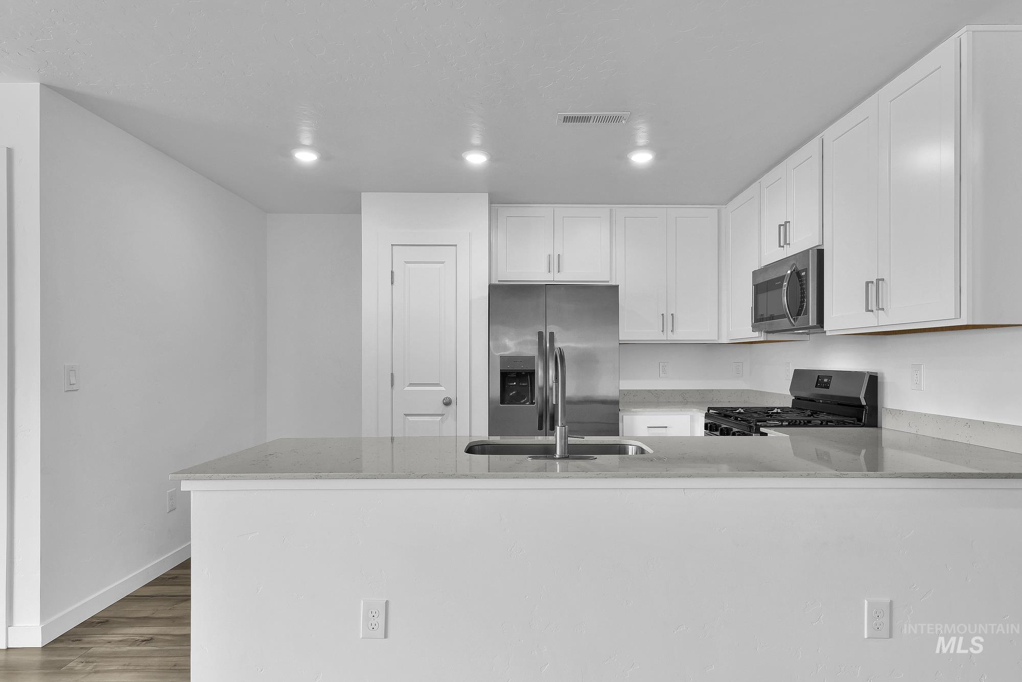 18473 N Feather Top Pl Property Photo 12