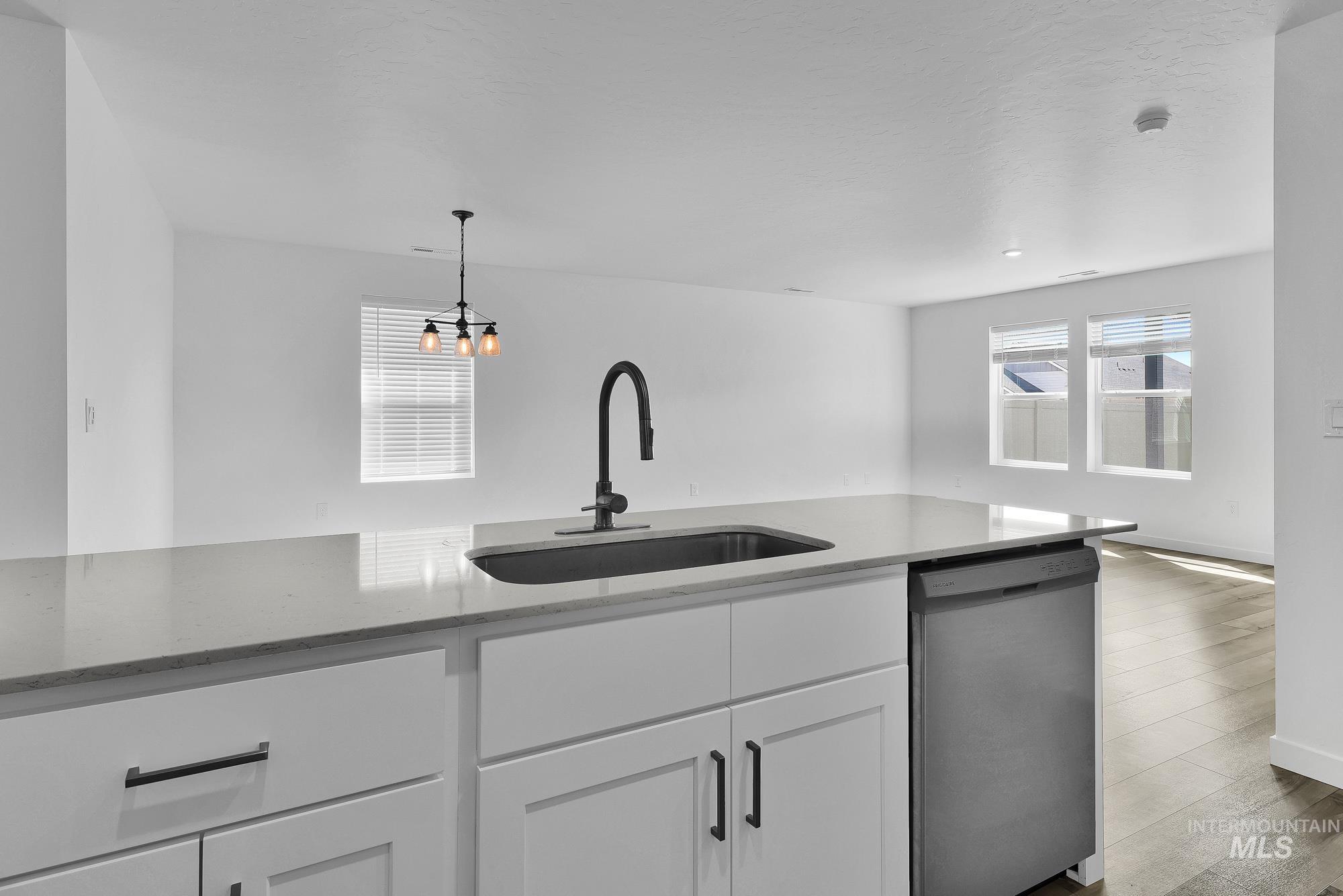 18473 N Feather Top Pl Property Photo 13